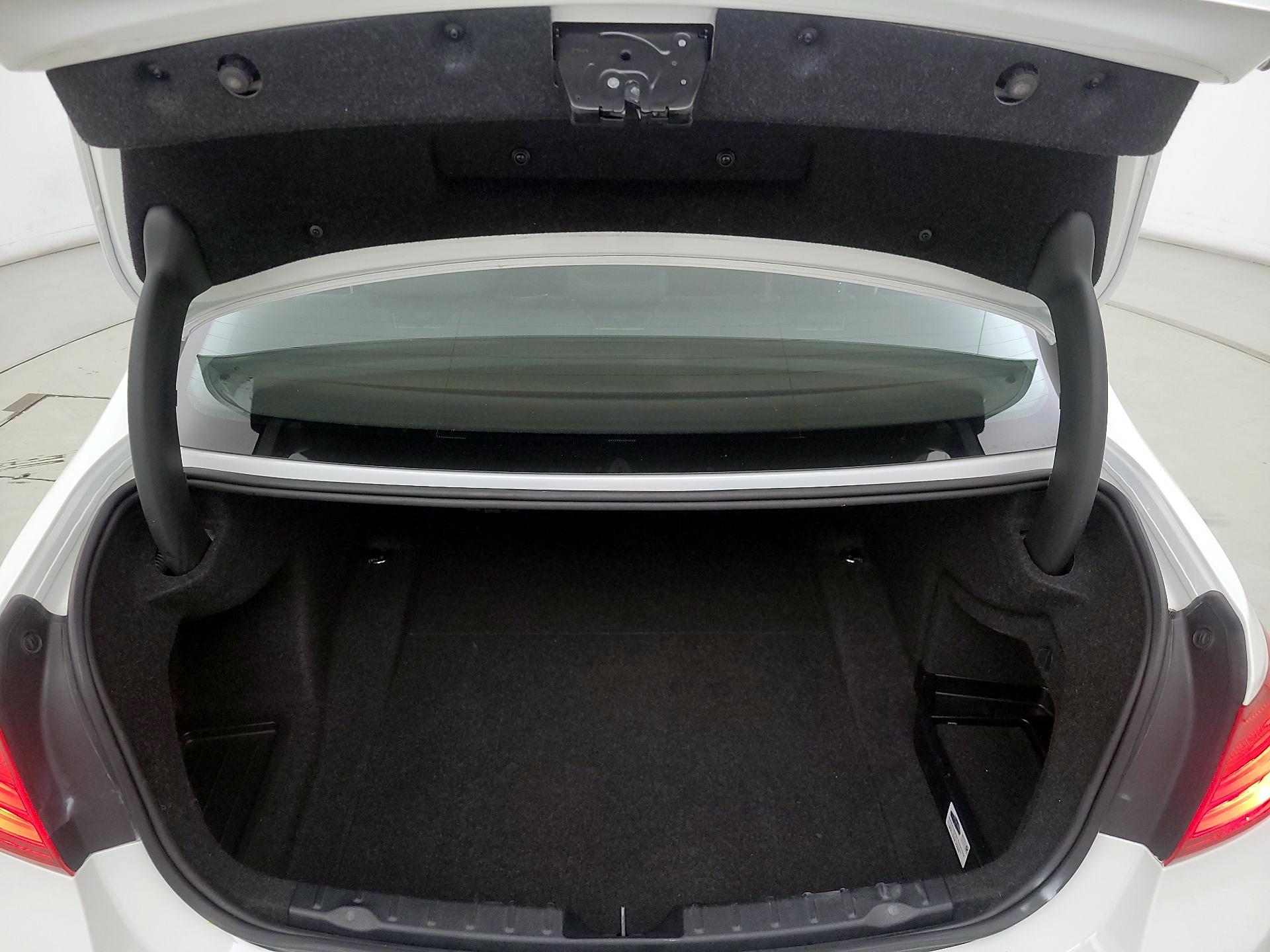 Thumbnail: 2015 BMW 3 Series - 18