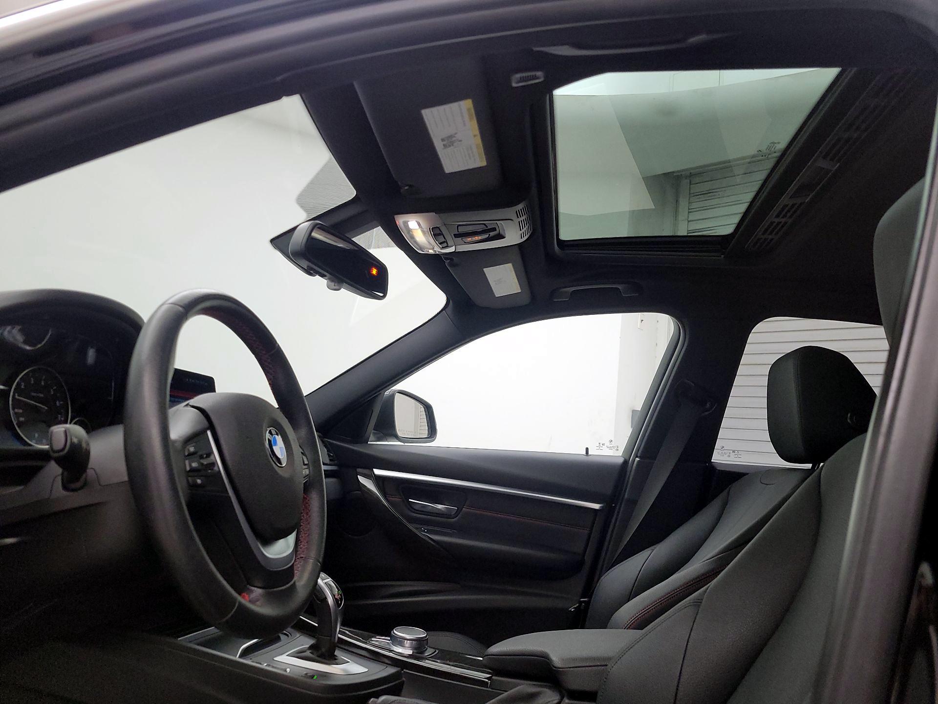 Thumbnail: 2017 BMW 3 Series - 20