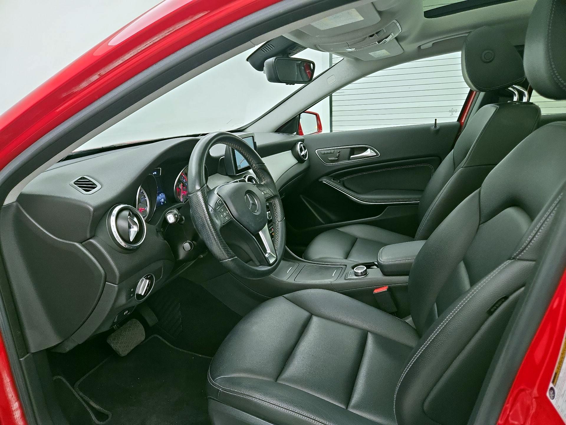 Thumbnail: 2015 Mercedes-Benz GLA - 11