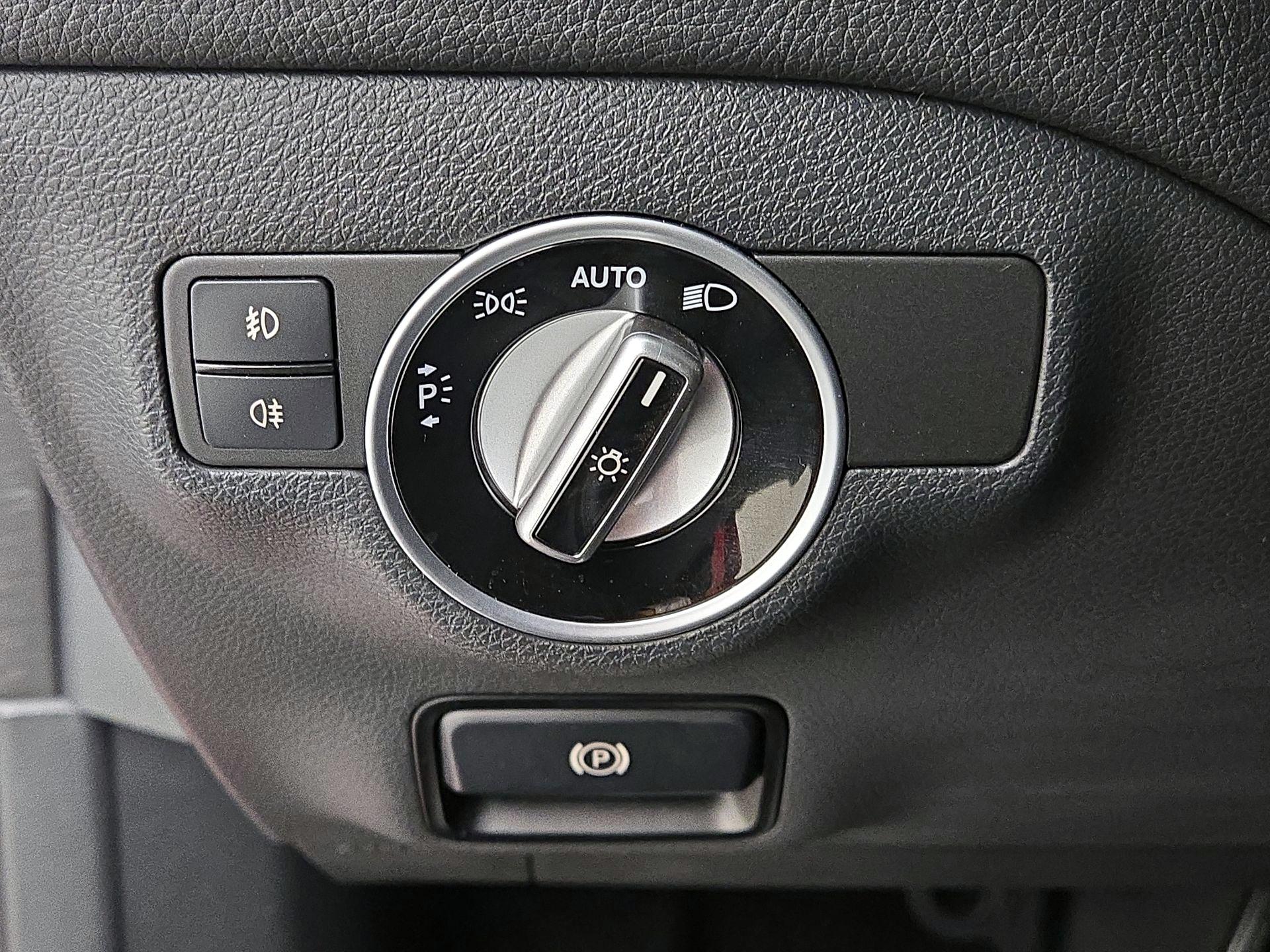 Thumbnail: 2015 Mercedes-Benz GLA - 13