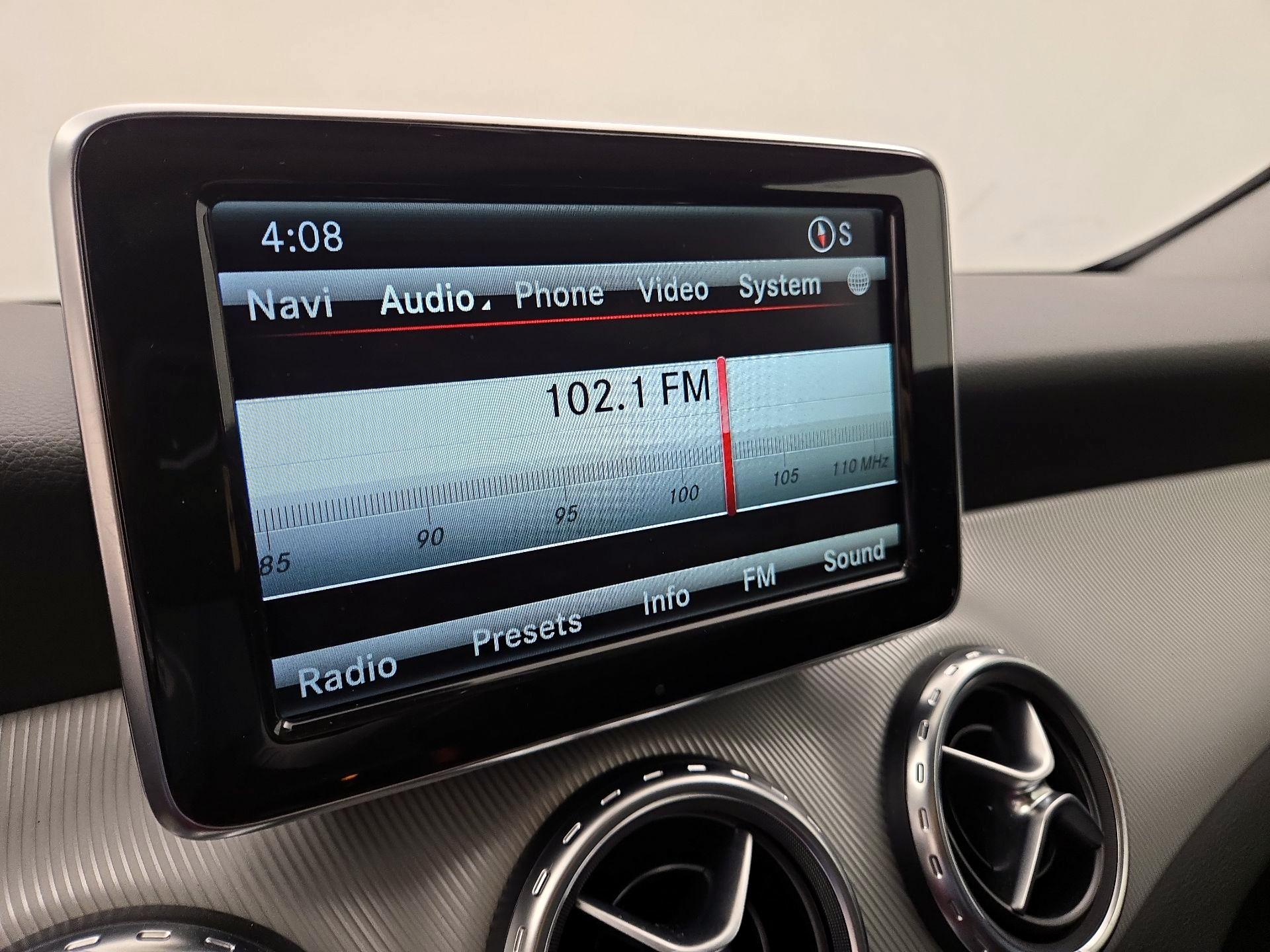 Thumbnail: 2015 Mercedes-Benz GLA - 16