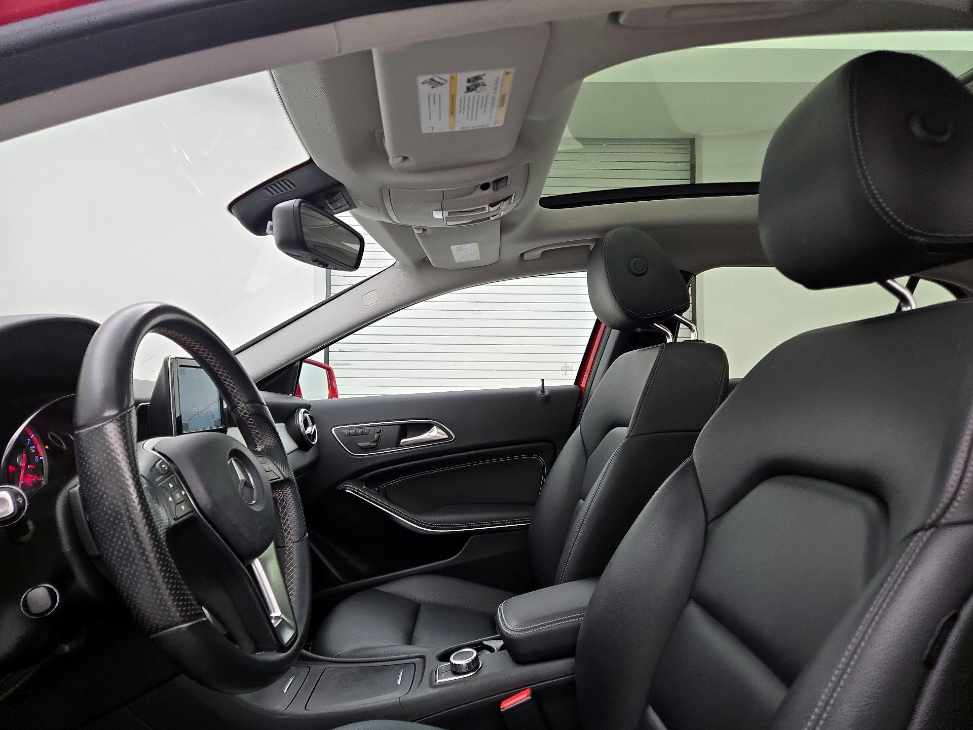 Thumbnail: 2015 Mercedes-Benz GLA - 19