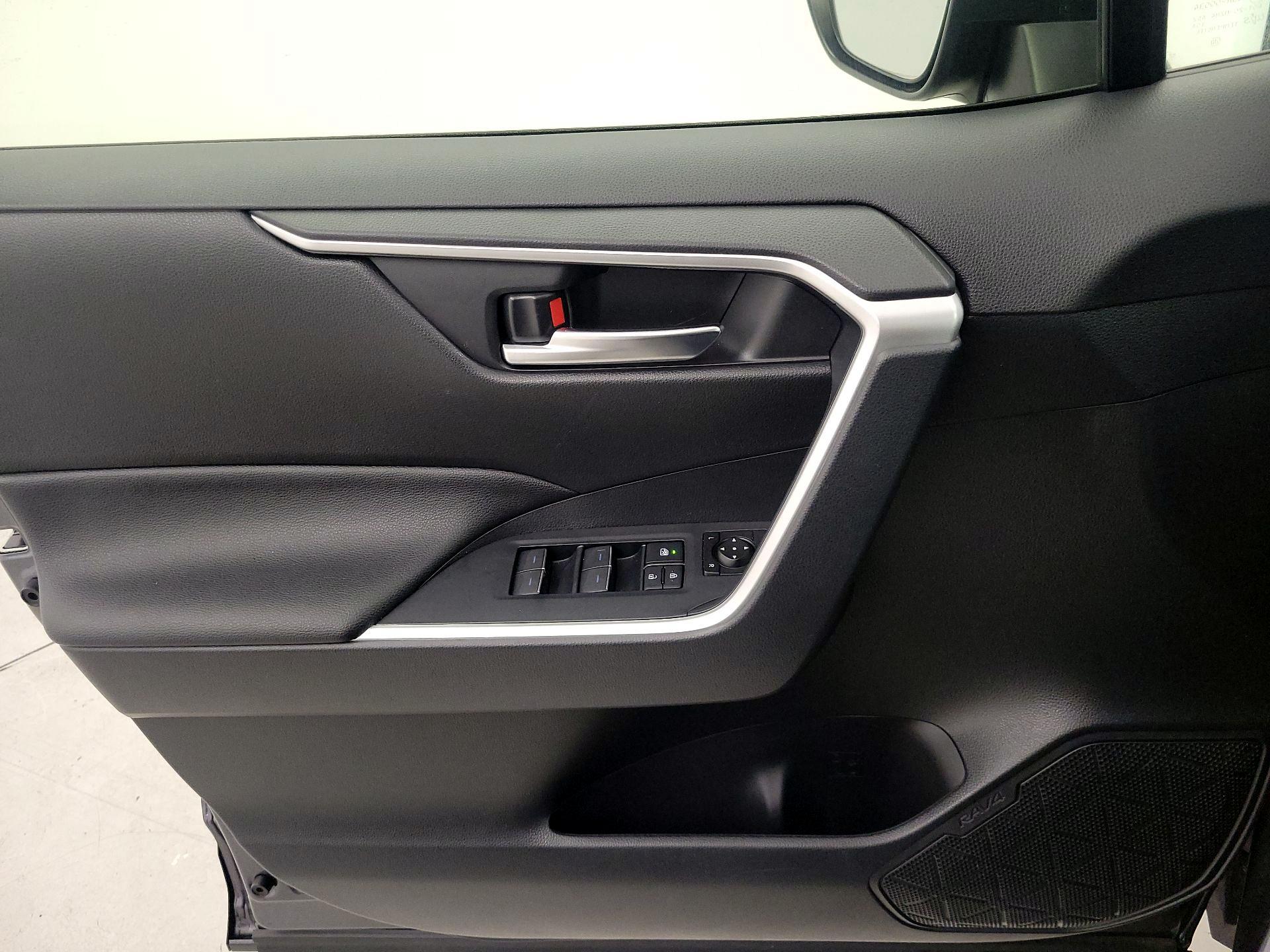 Thumbnail: 2023 Toyota RAV4 - 12