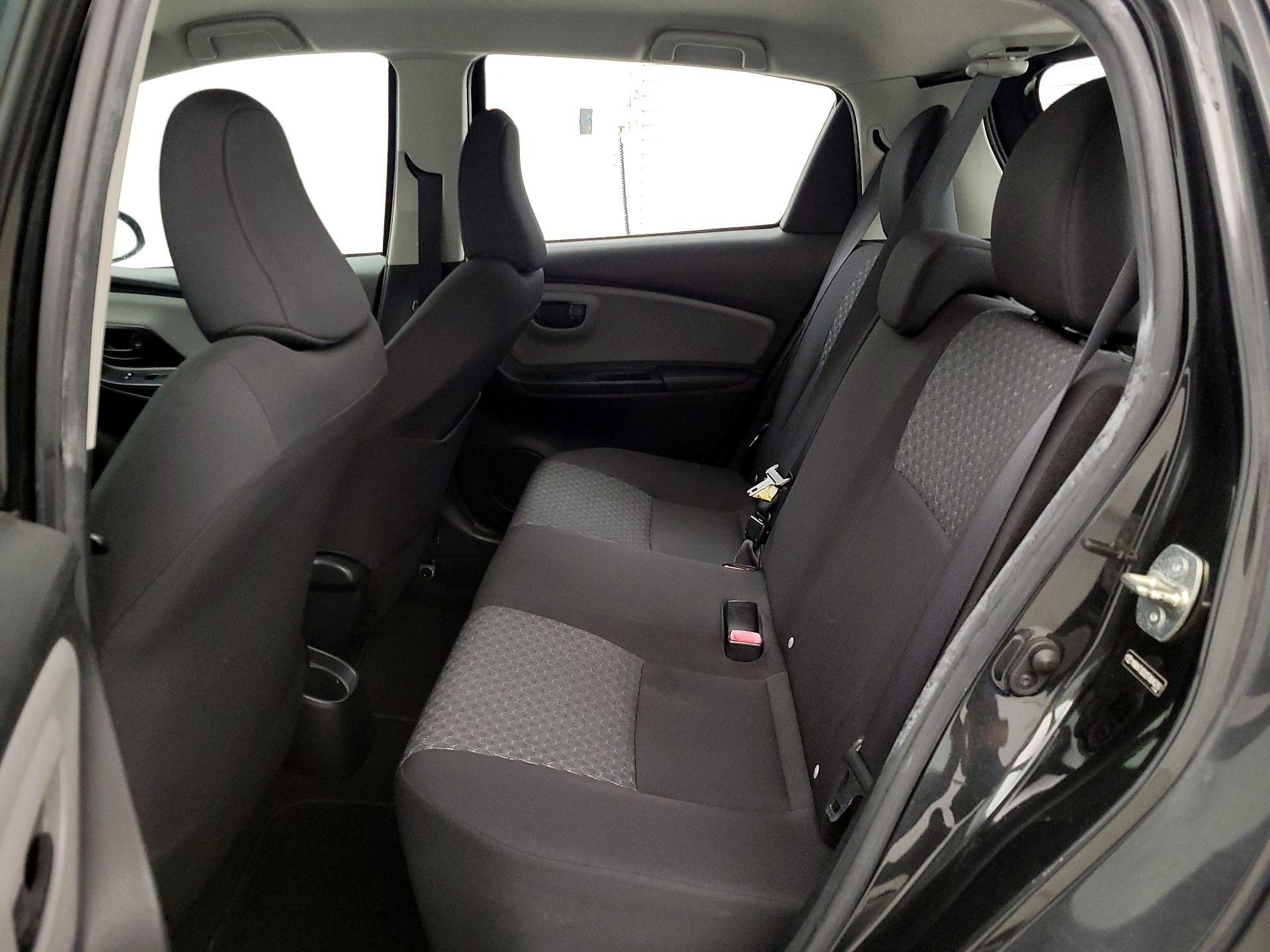 Thumbnail: 2015 Toyota Yaris - 18