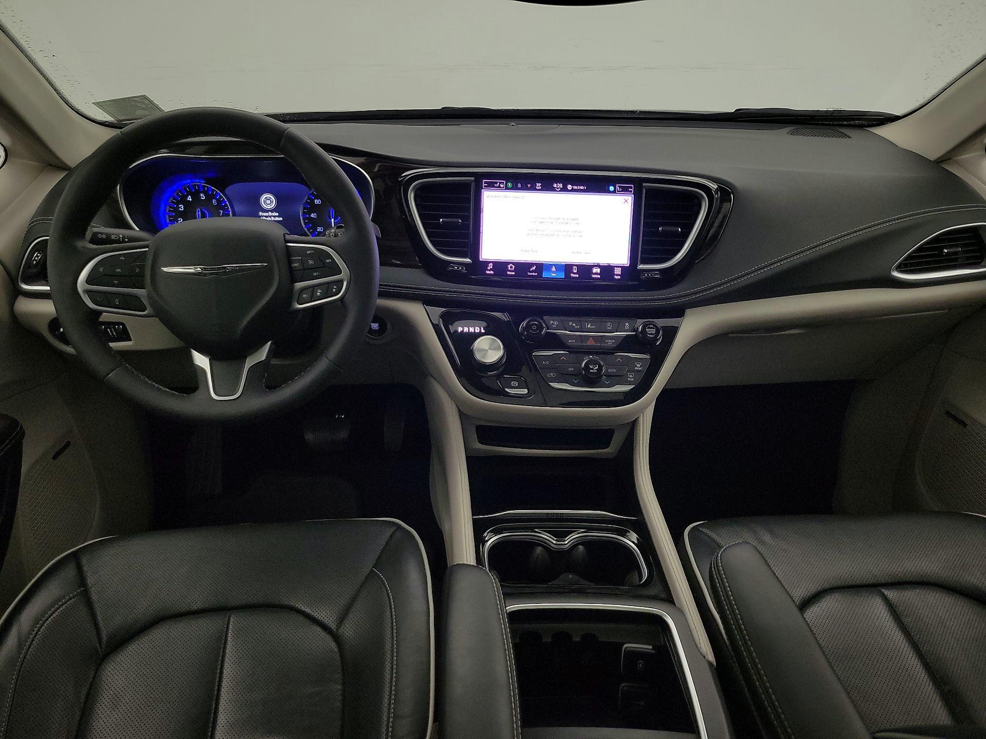 Thumbnail: 2022 Chrysler Pacifica - 9