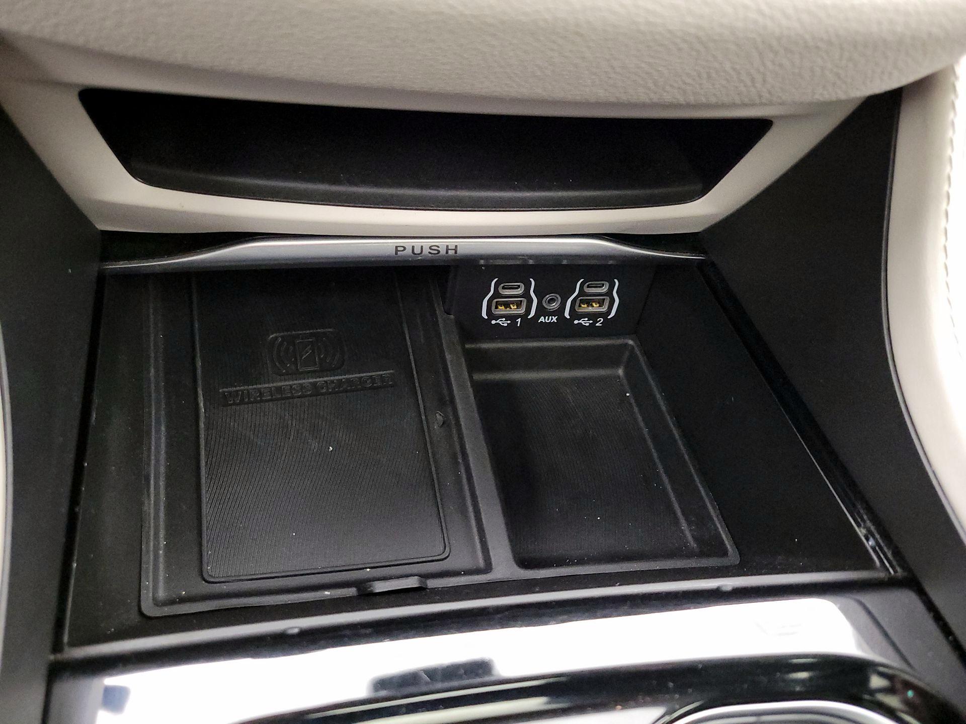 Thumbnail: 2022 Chrysler Pacifica - 19