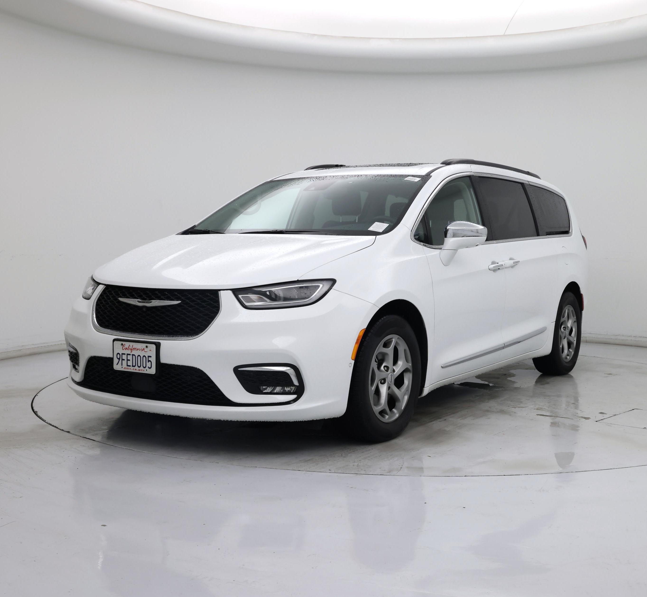 Thumbnail: 2022 Chrysler Pacifica - 4