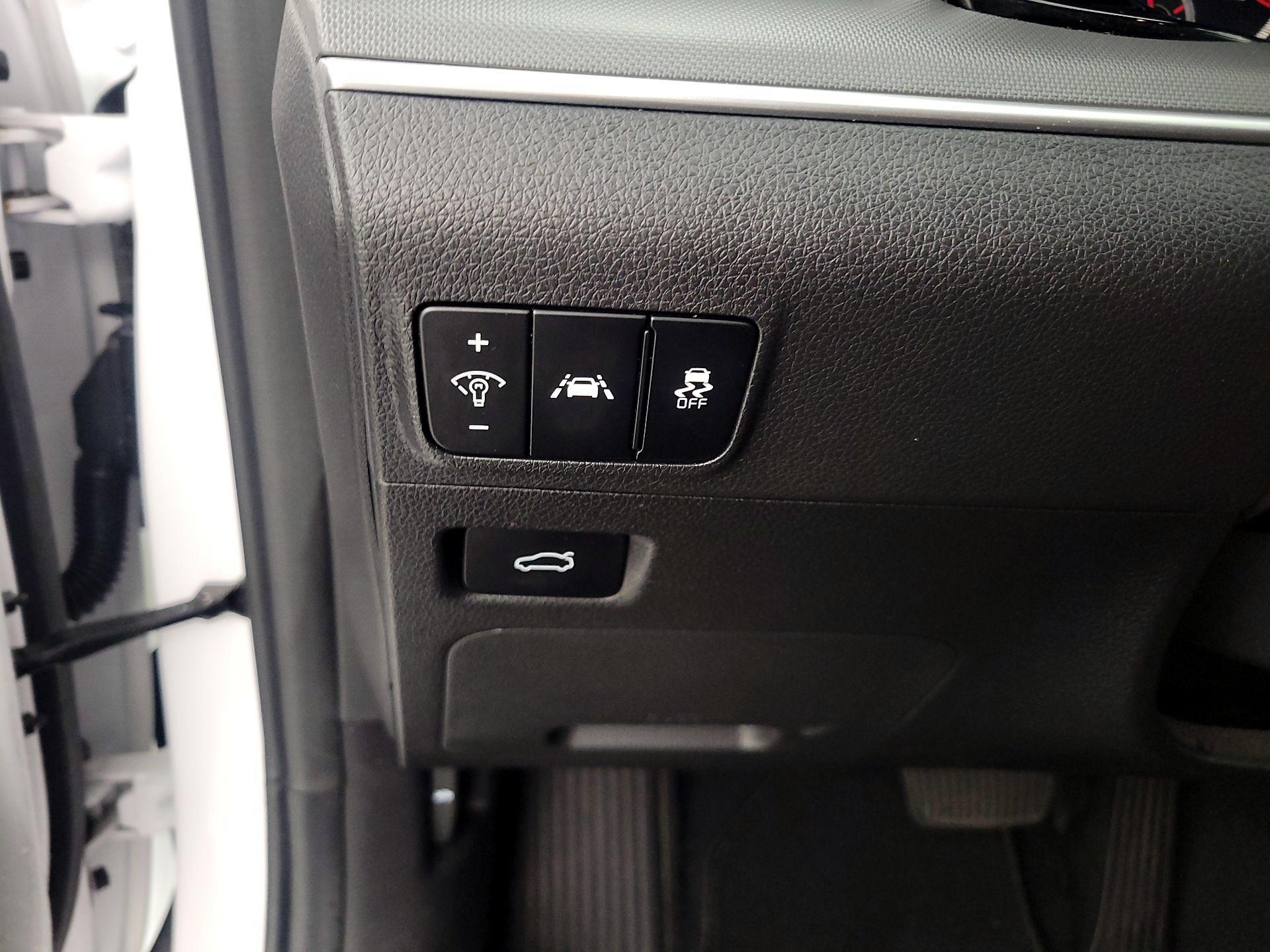 Thumbnail: 2022 Kia K5 - 13