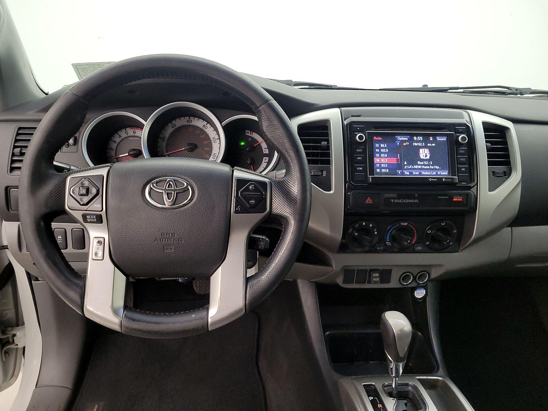 Thumbnail: 2015 Toyota Tacoma - 10