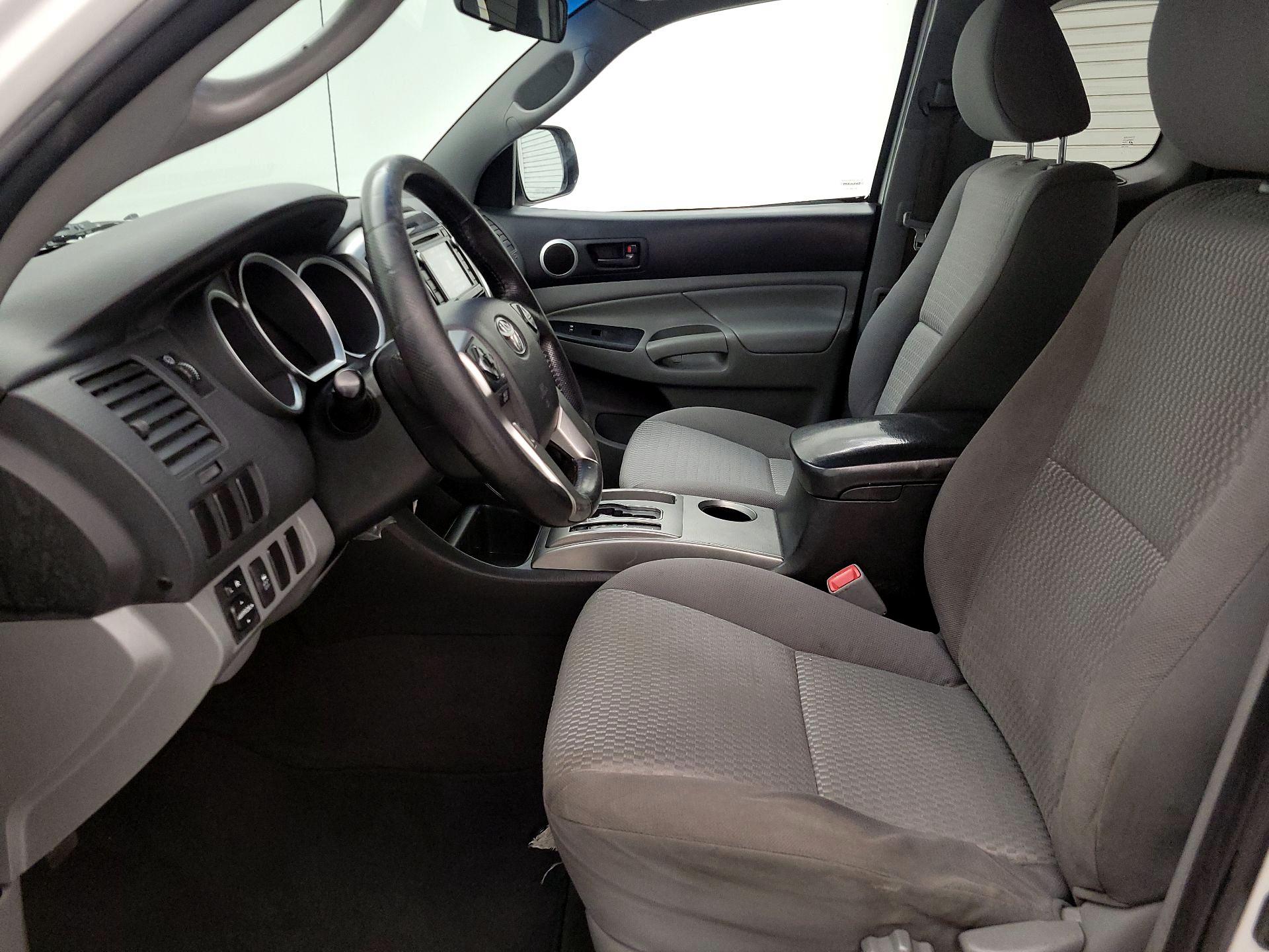 Thumbnail: 2015 Toyota Tacoma - 11