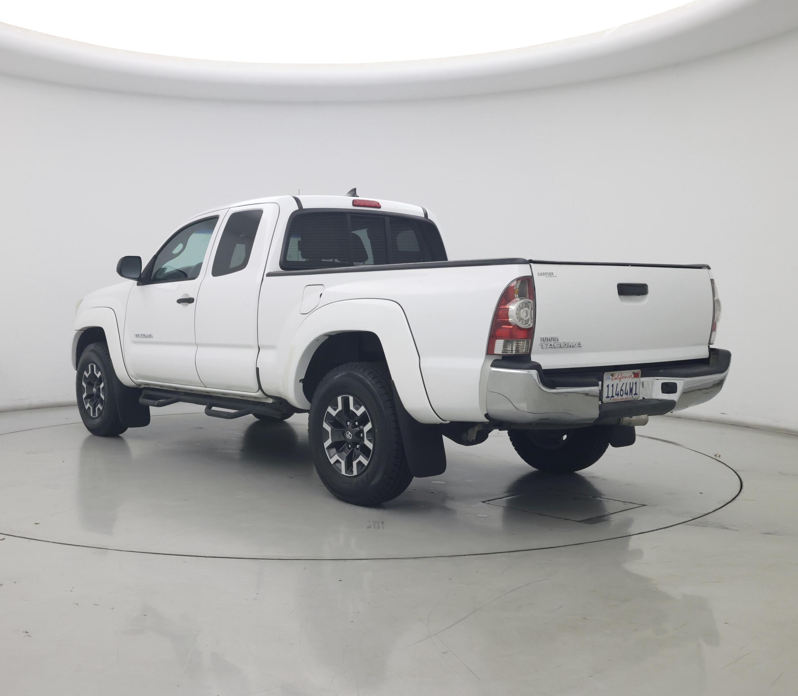 Thumbnail: 2015 Toyota Tacoma - 2