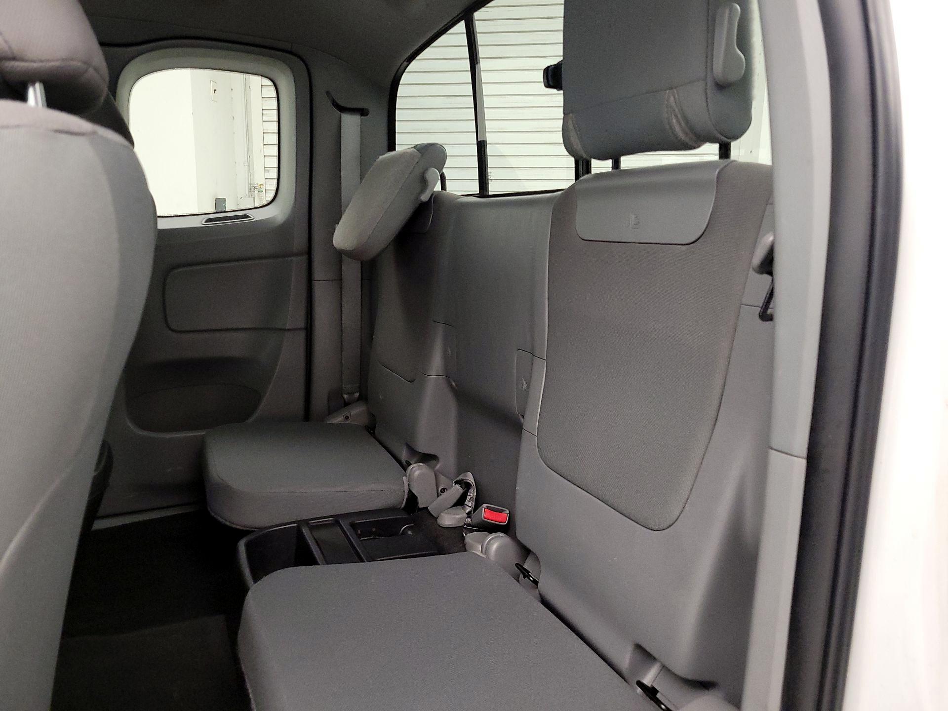 Thumbnail: 2015 Toyota Tacoma - 19