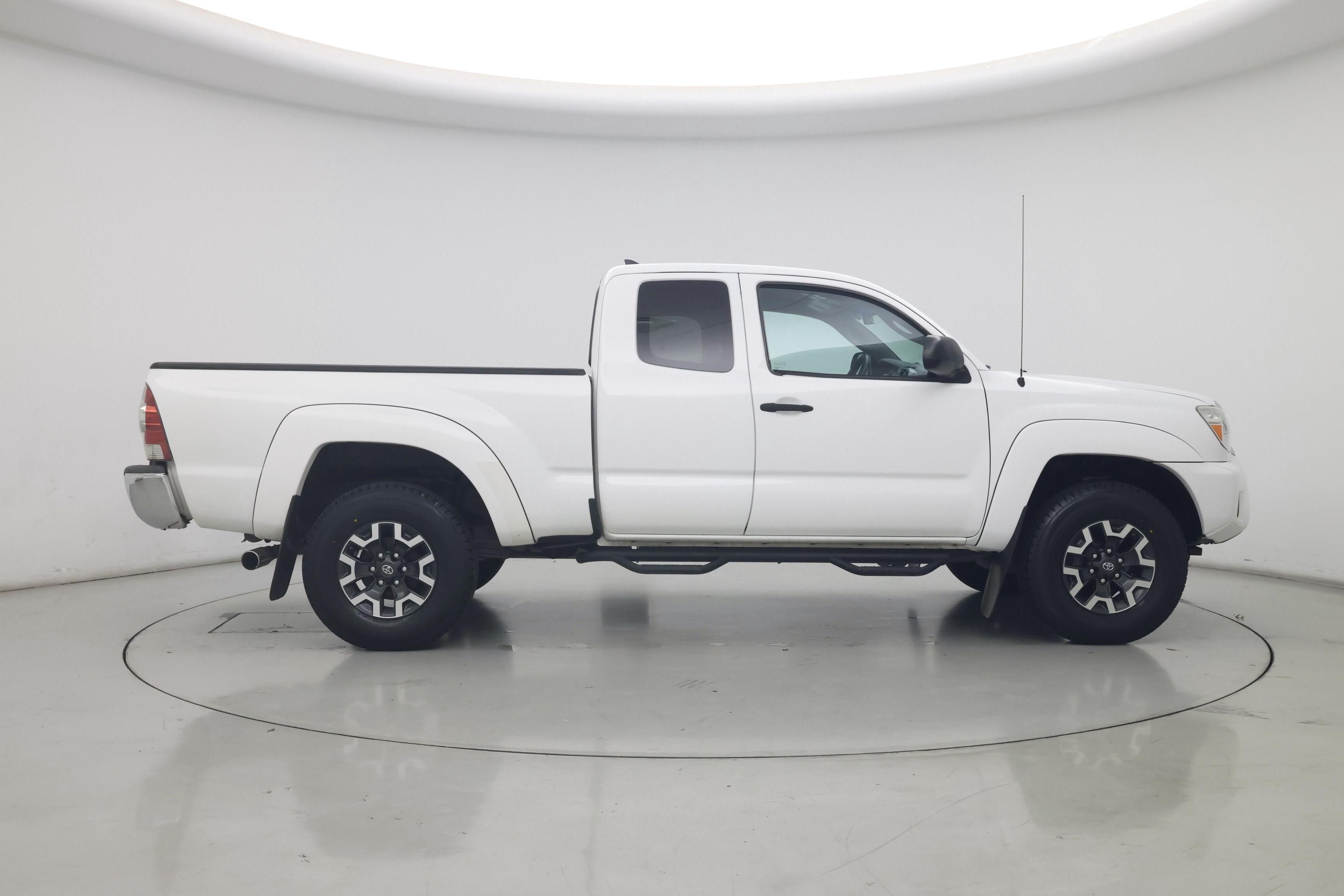 Thumbnail: 2015 Toyota Tacoma - 7