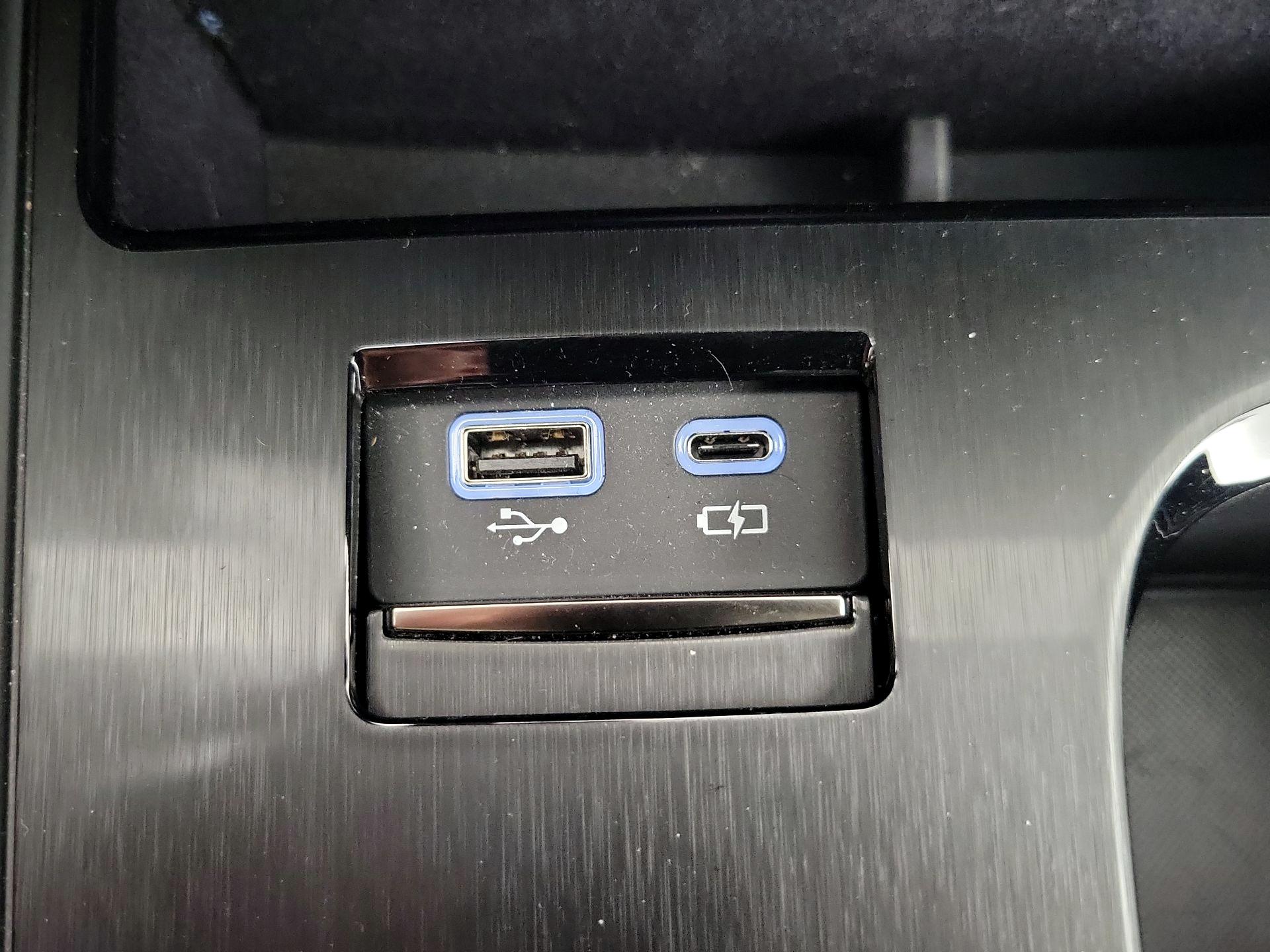 Thumbnail: 2025 Lexus ES - 17