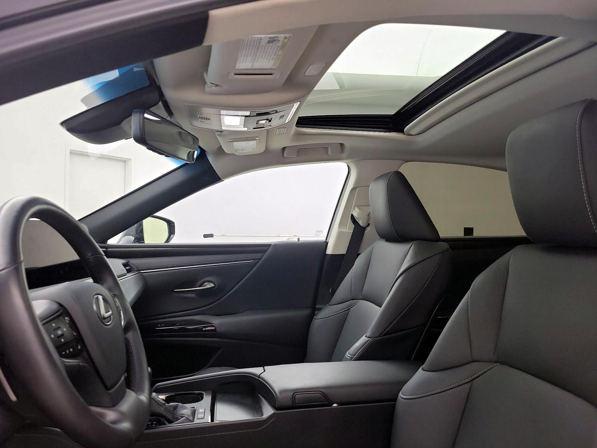 Thumbnail: 2025 Lexus ES - 18