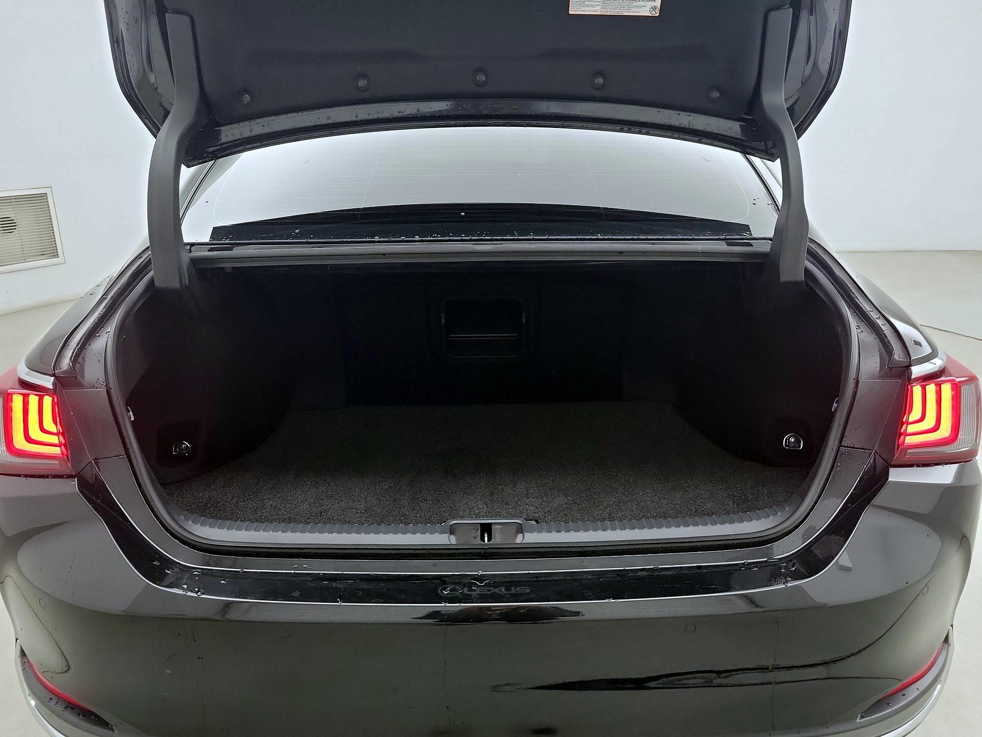 Thumbnail: 2025 Lexus ES - 20