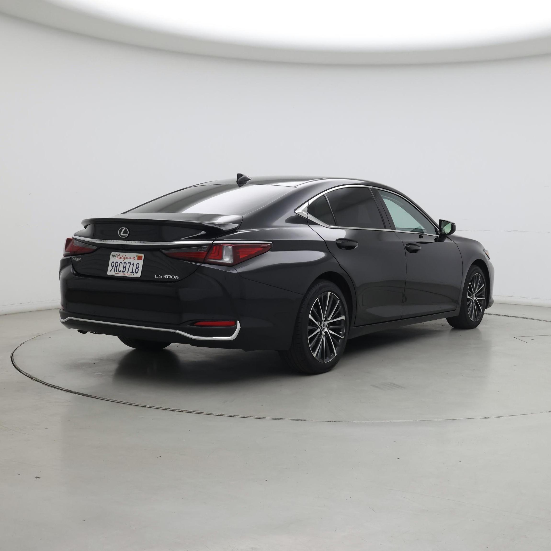 Thumbnail: 2025 Lexus ES - 8
