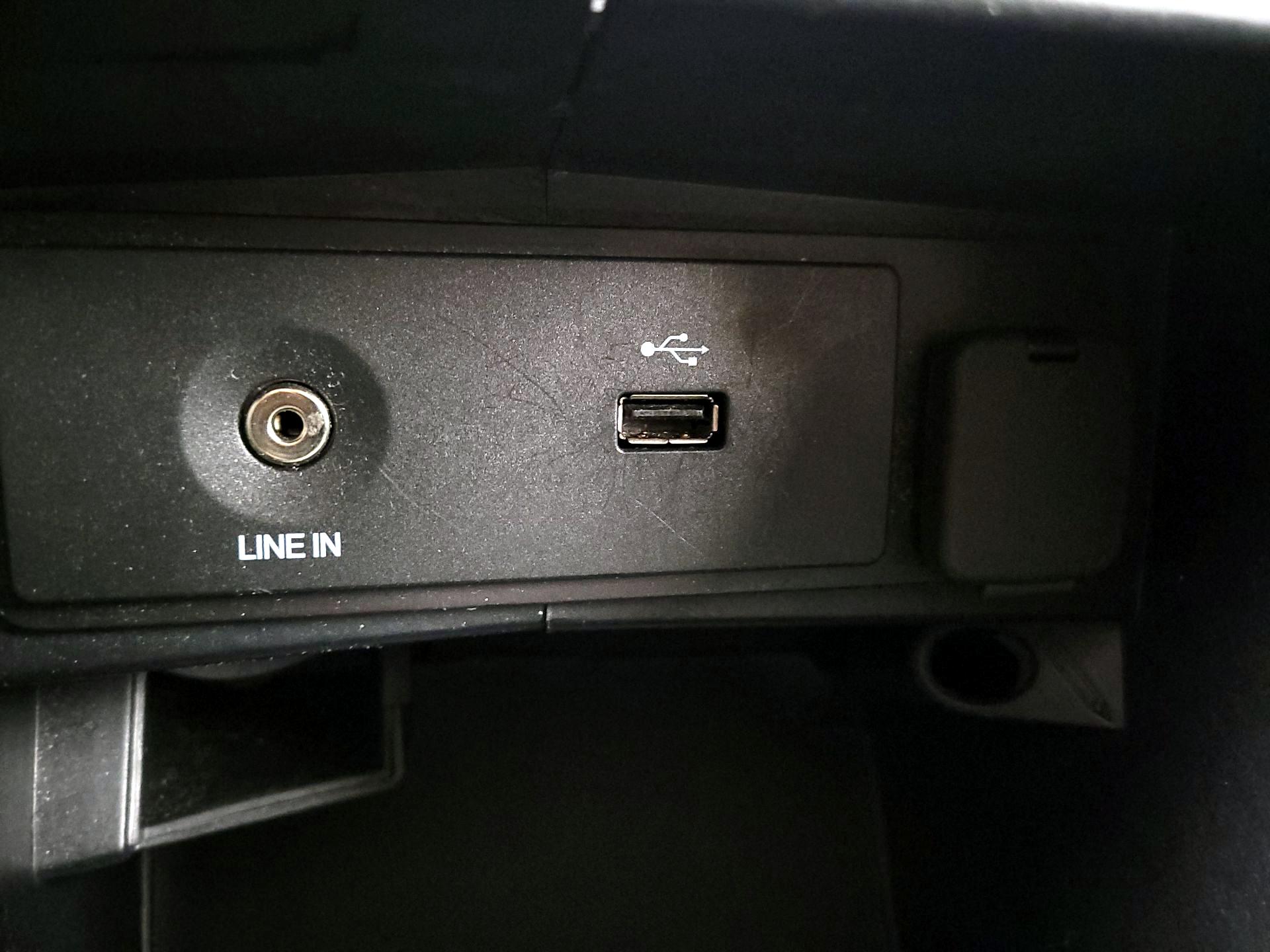 Thumbnail: 2014 Ford Fusion - 16