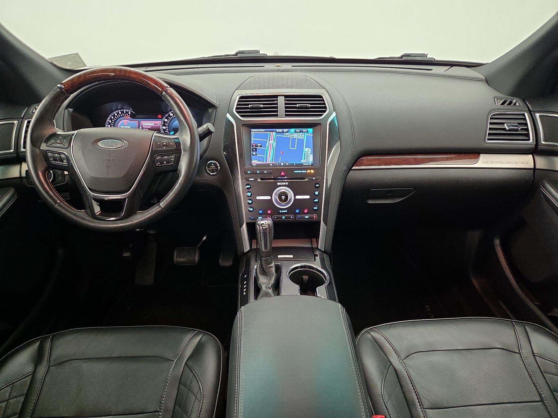 Thumbnail: 2016 Ford Explorer - 9