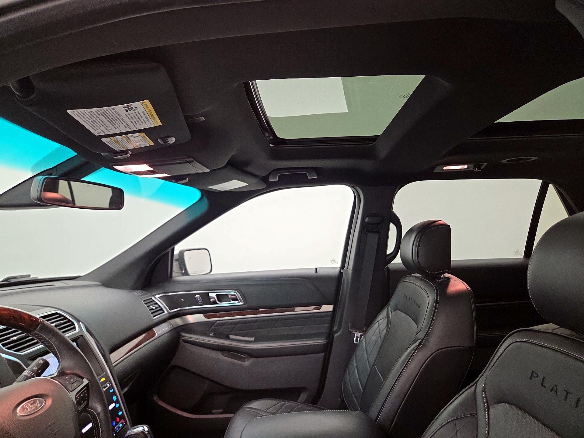 Thumbnail: 2016 Ford Explorer - 20