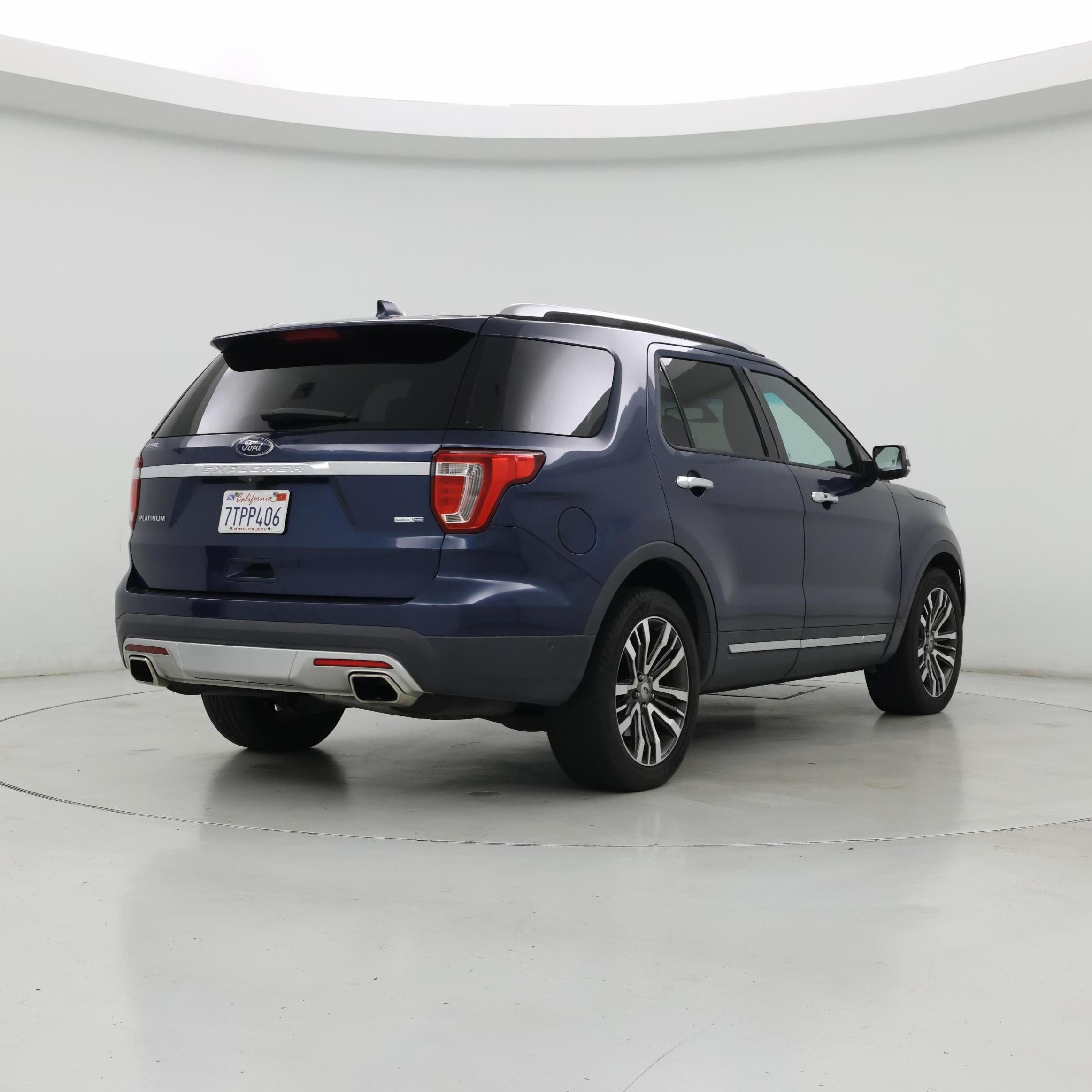 Thumbnail: 2016 Ford Explorer - 8