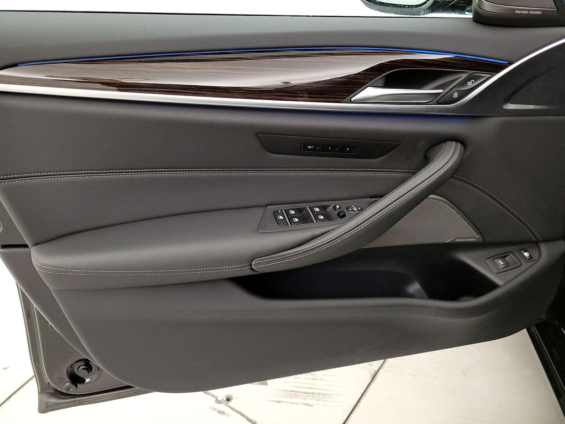 Thumbnail: 2023 BMW 5 Series - 12