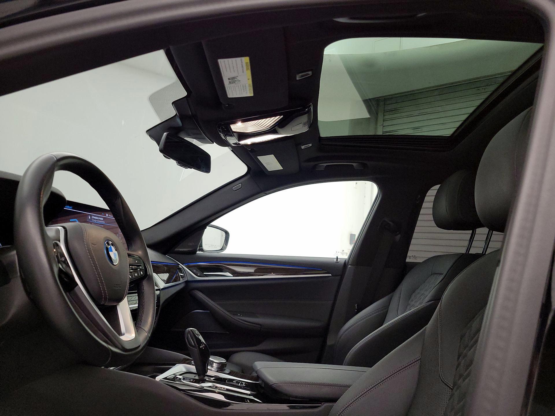 Thumbnail: 2023 BMW 5 Series - 20