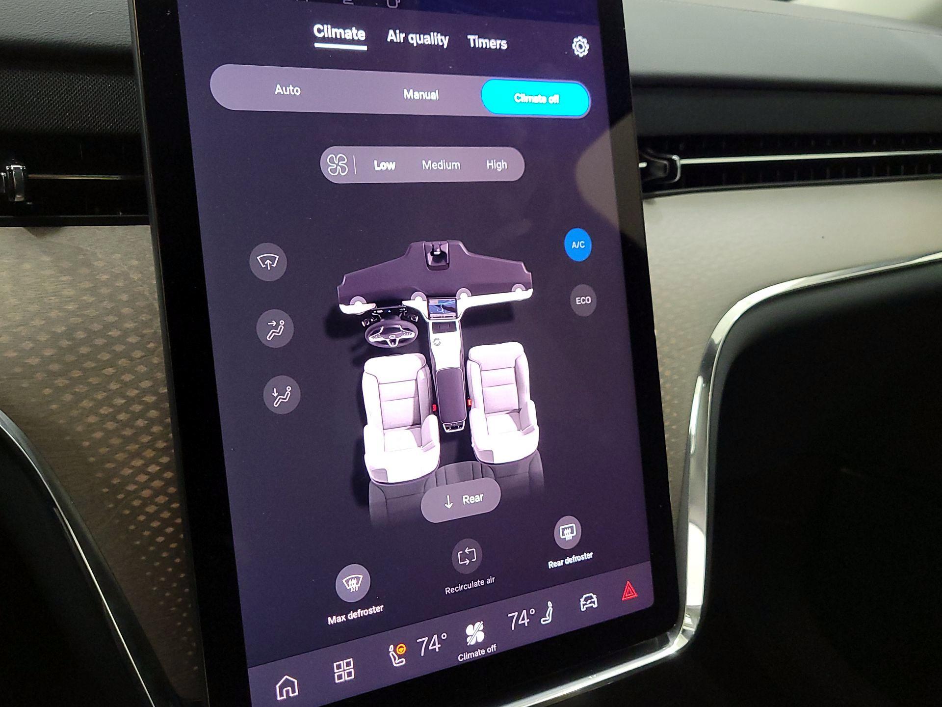 Thumbnail: 2025 Volvo EX90 - 16