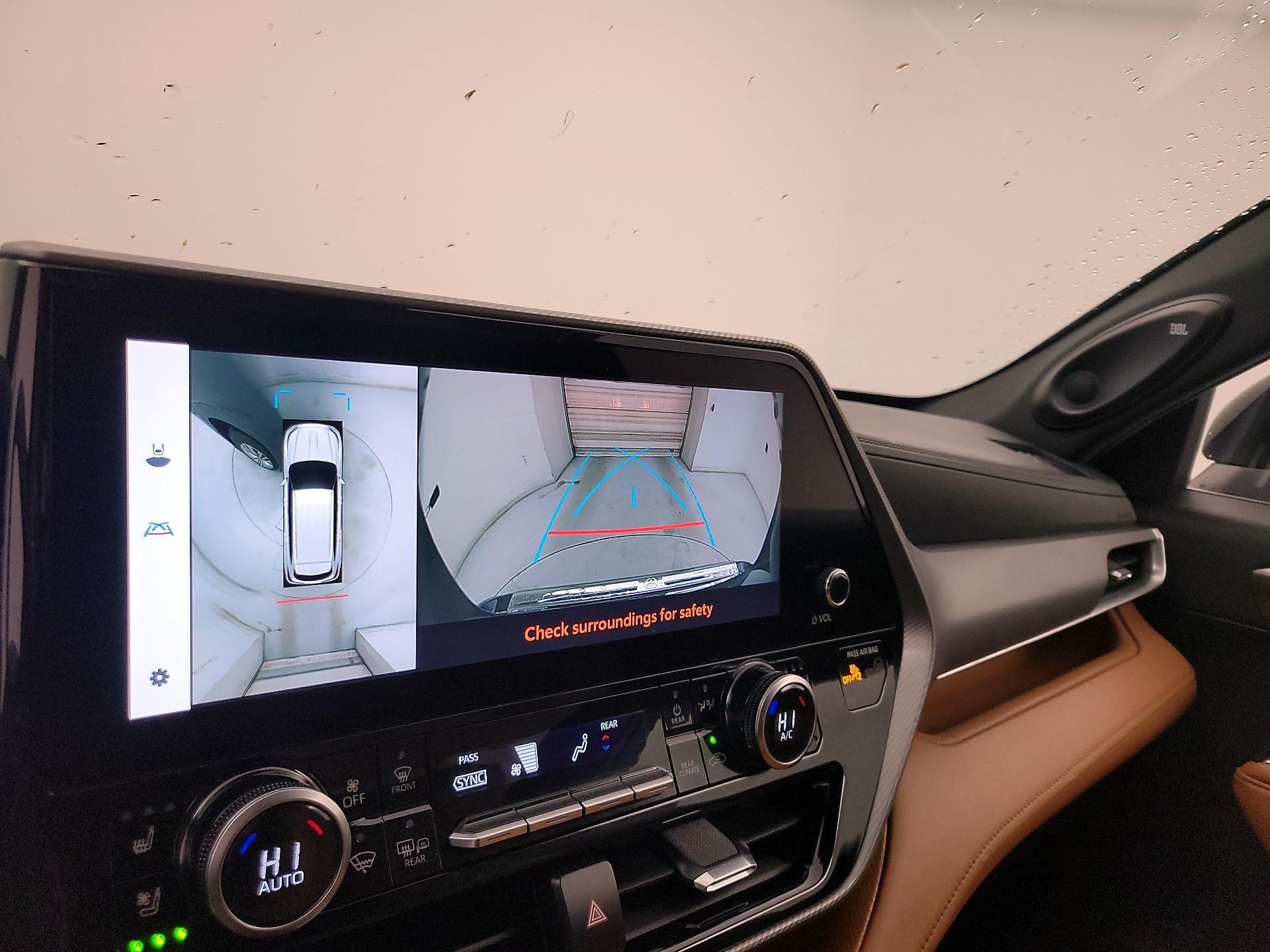 Thumbnail: 2023 Toyota Highlander - 14