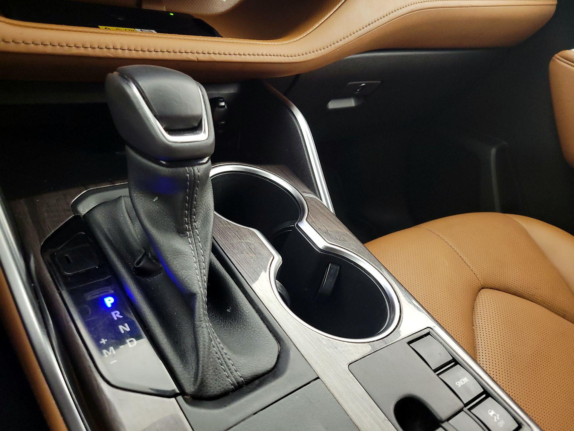 Thumbnail: 2023 Toyota Highlander - 17