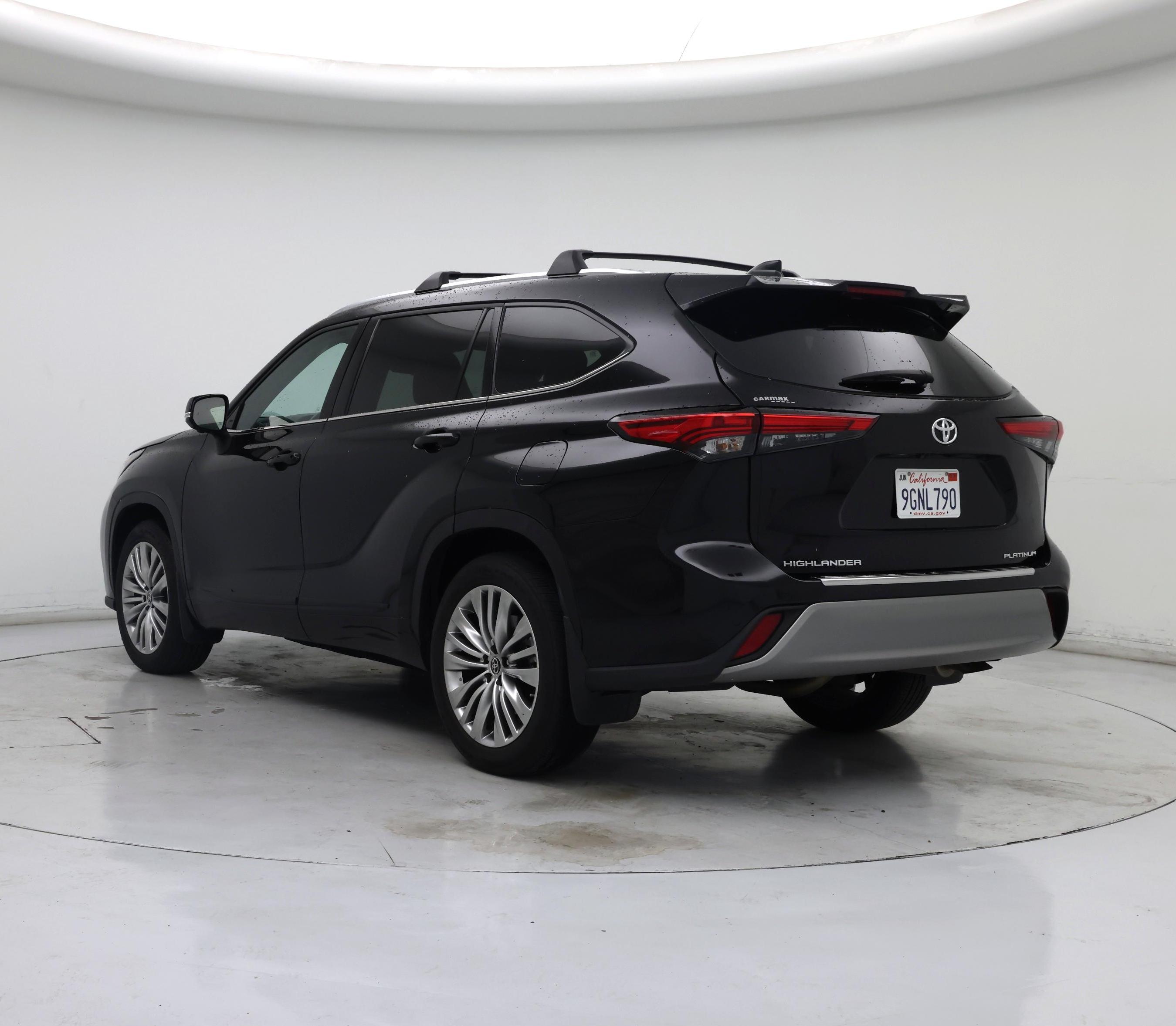 Thumbnail: 2023 Toyota Highlander - 2