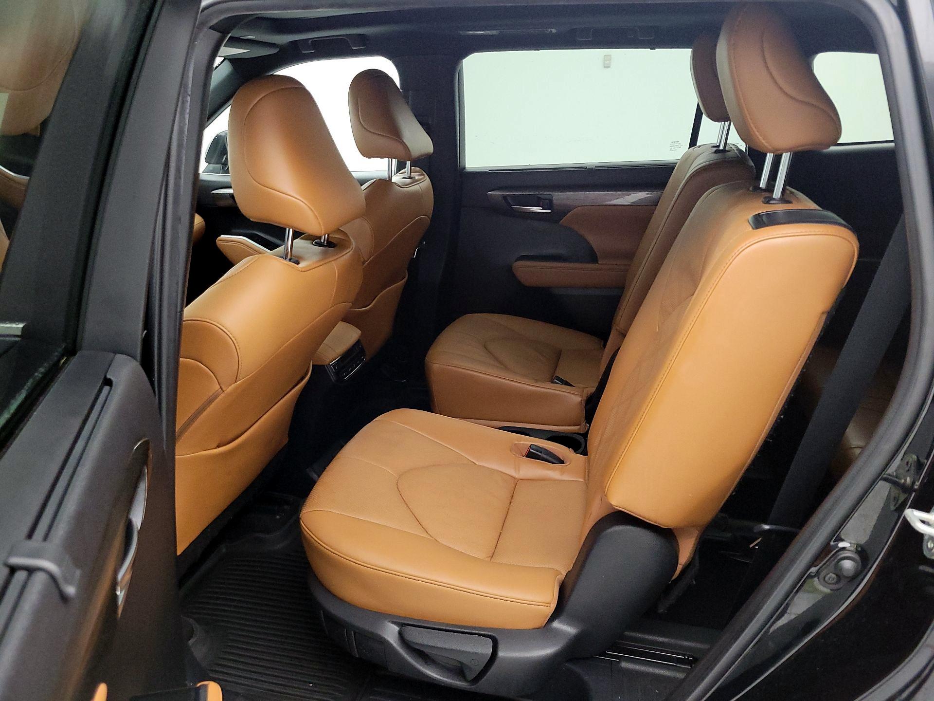 Thumbnail: 2023 Toyota Highlander - 19