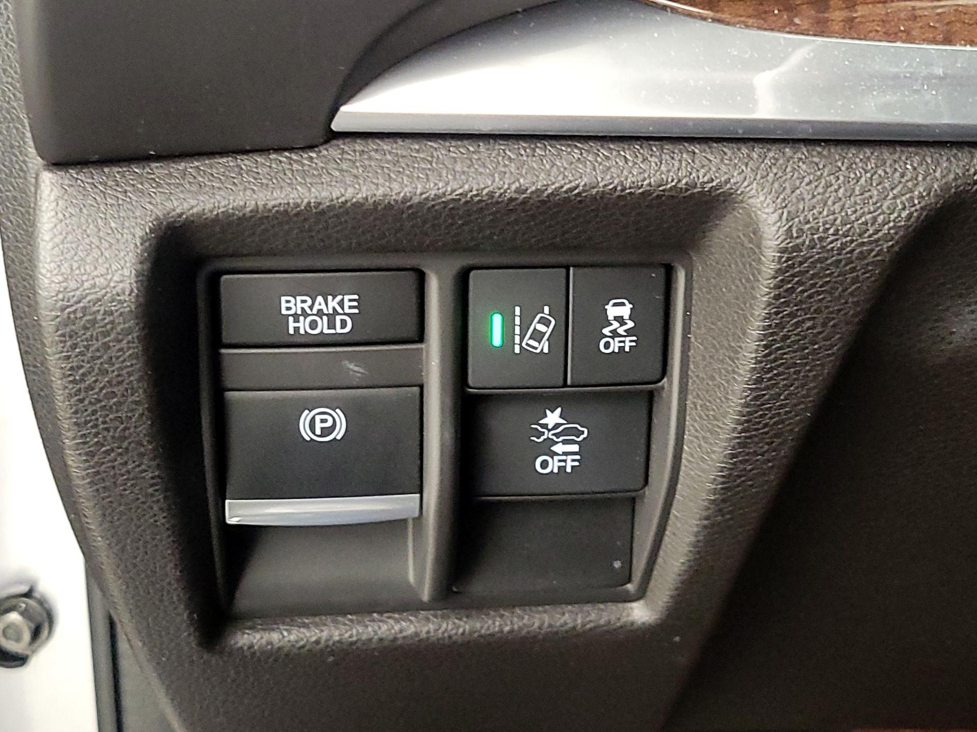 Thumbnail: 2017 Acura MDX - 13