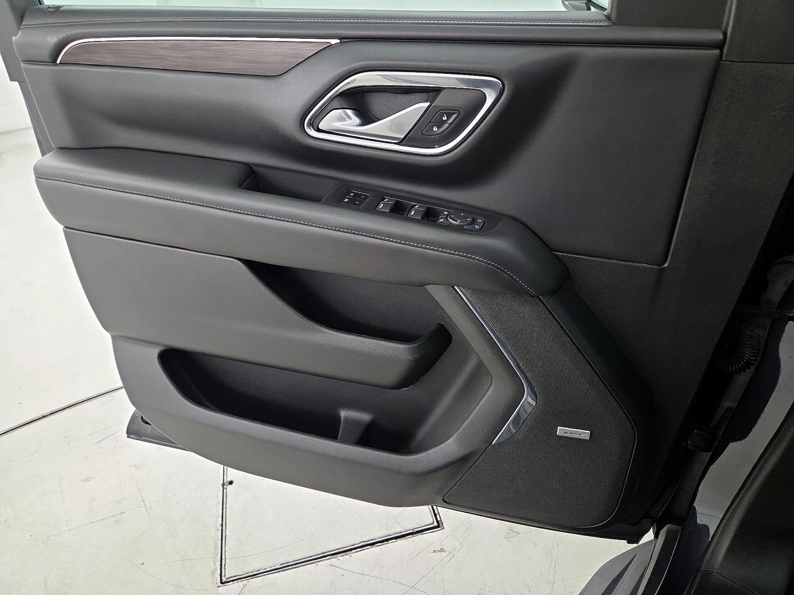 2022 Chevrolet Suburban LT - Photo 13