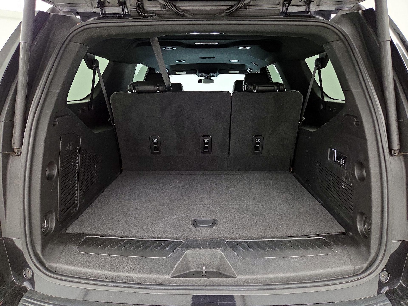 2022 Chevrolet Suburban LT - Photo 23