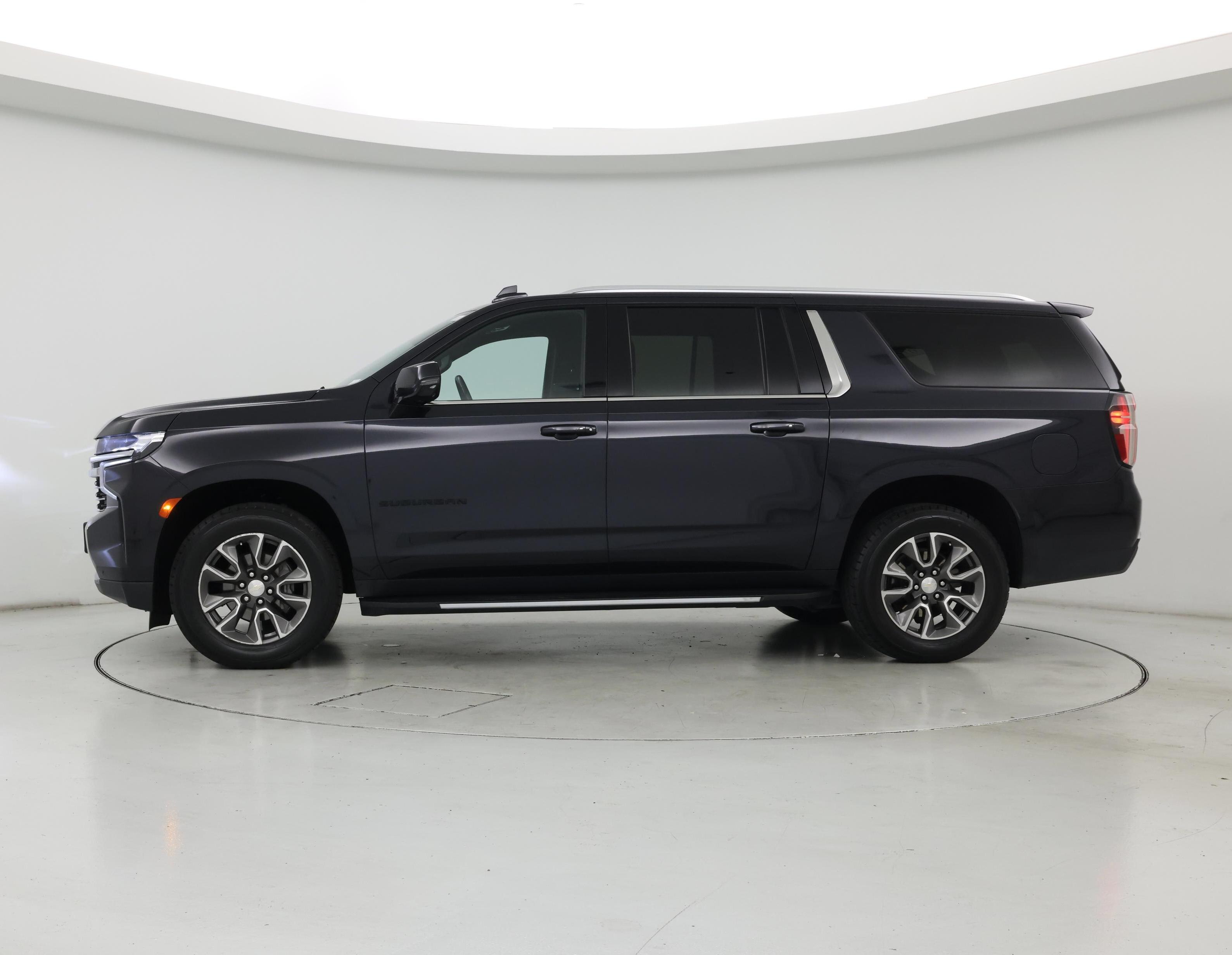 Thumbnail: 2022 Chevrolet Suburban - 3