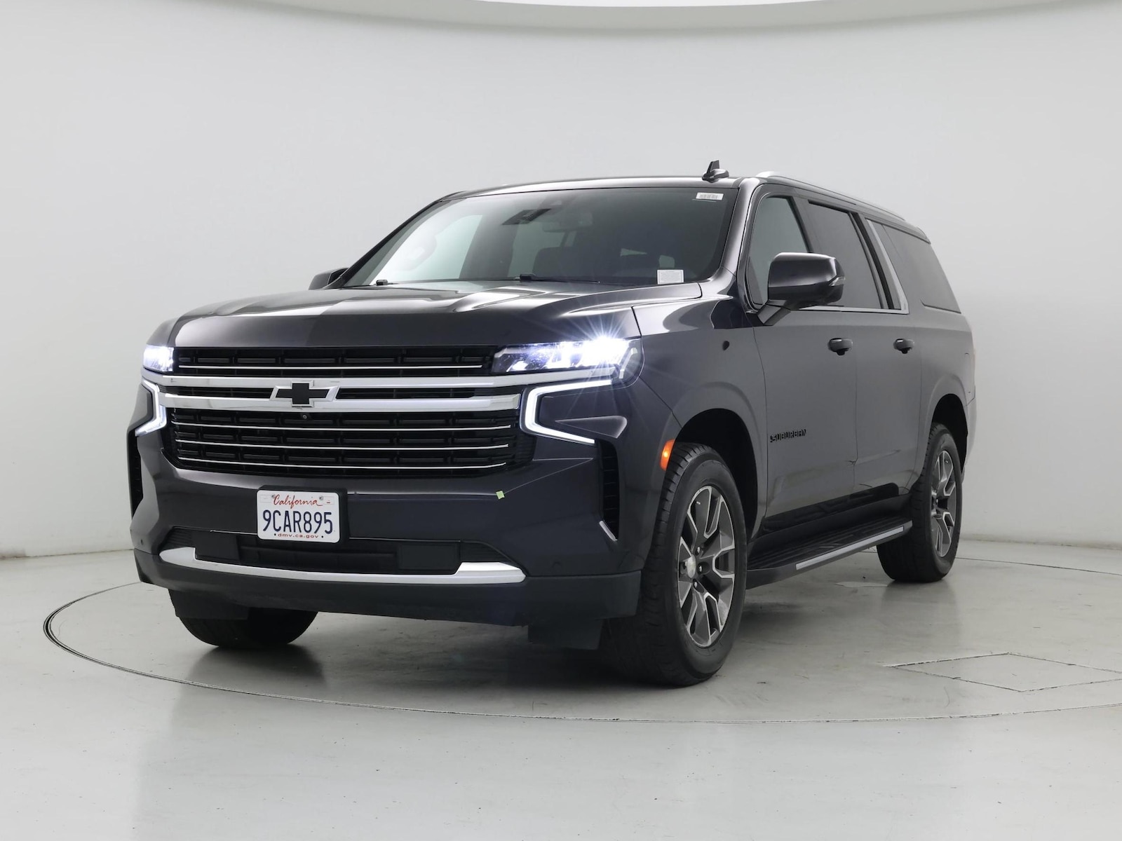 2022 Chevrolet Suburban LT - Photo 5