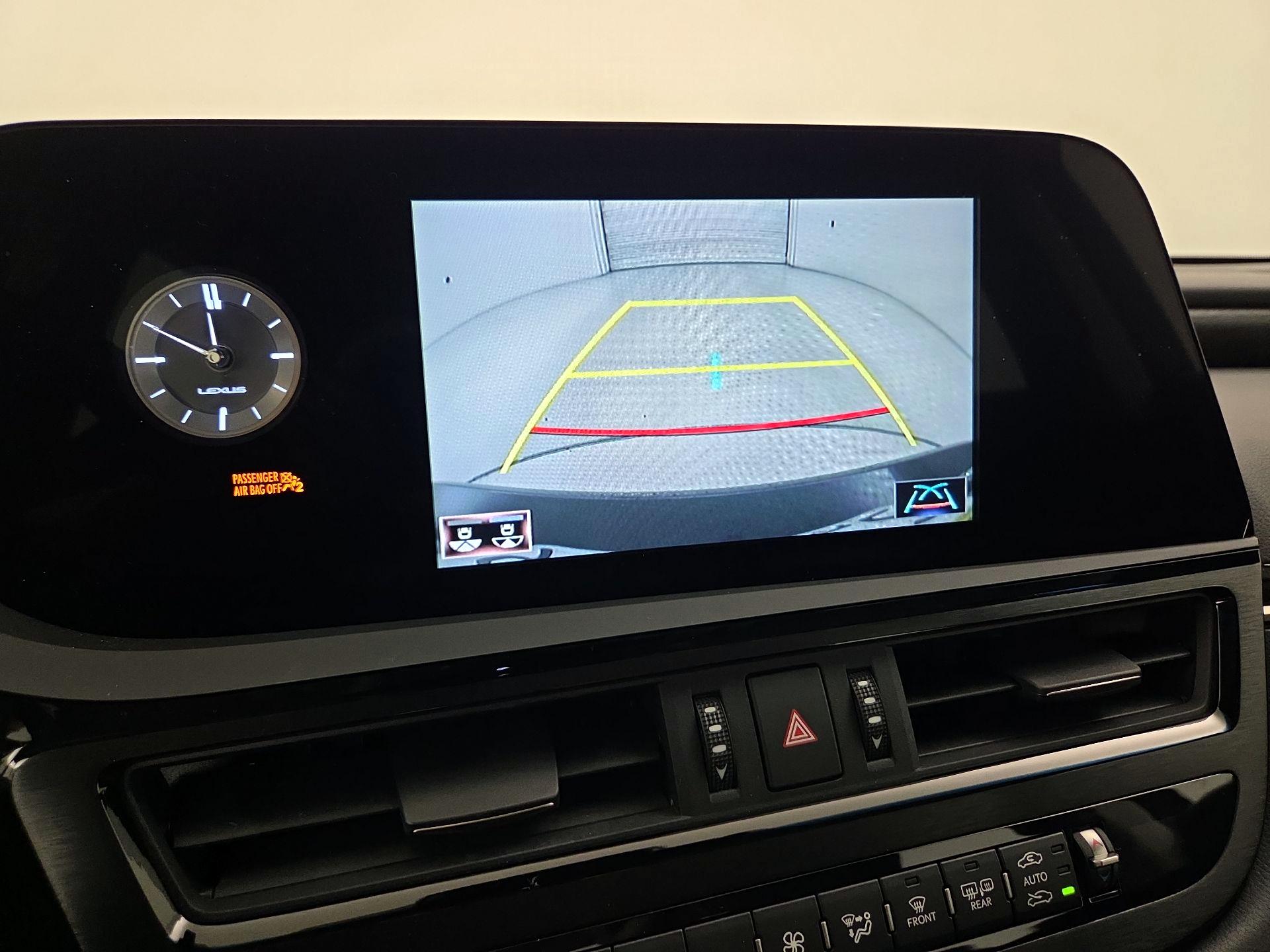 Thumbnail: 2022 Lexus ES - 14