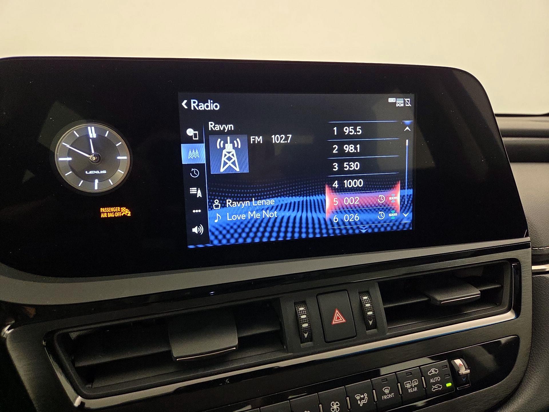 Thumbnail: 2022 Lexus ES - 15