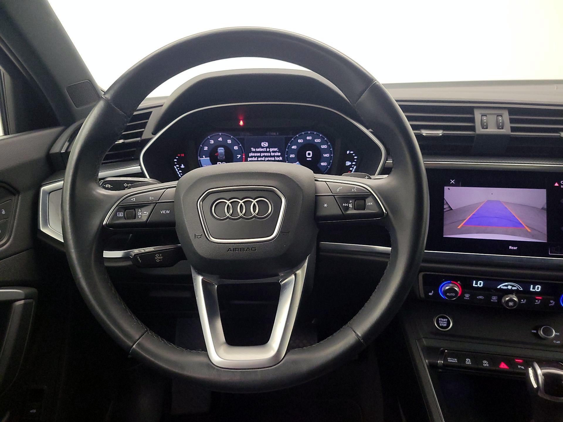 Thumbnail: 2021 Audi Q3 - 10