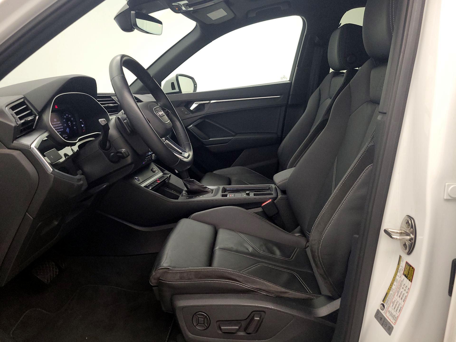 Thumbnail: 2021 Audi Q3 - 11