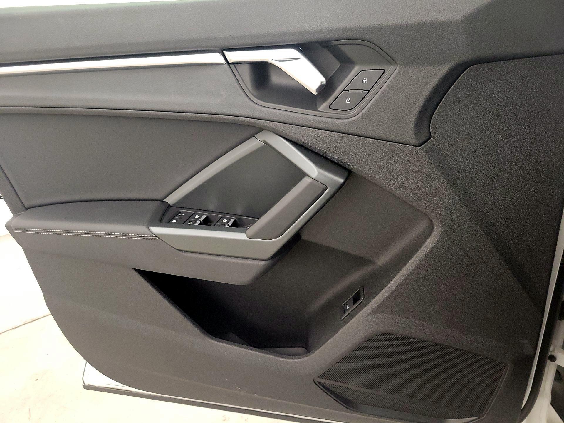 Thumbnail: 2021 Audi Q3 - 12