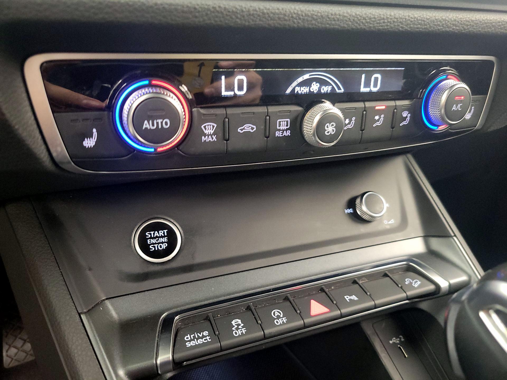 Thumbnail: 2021 Audi Q3 - 16