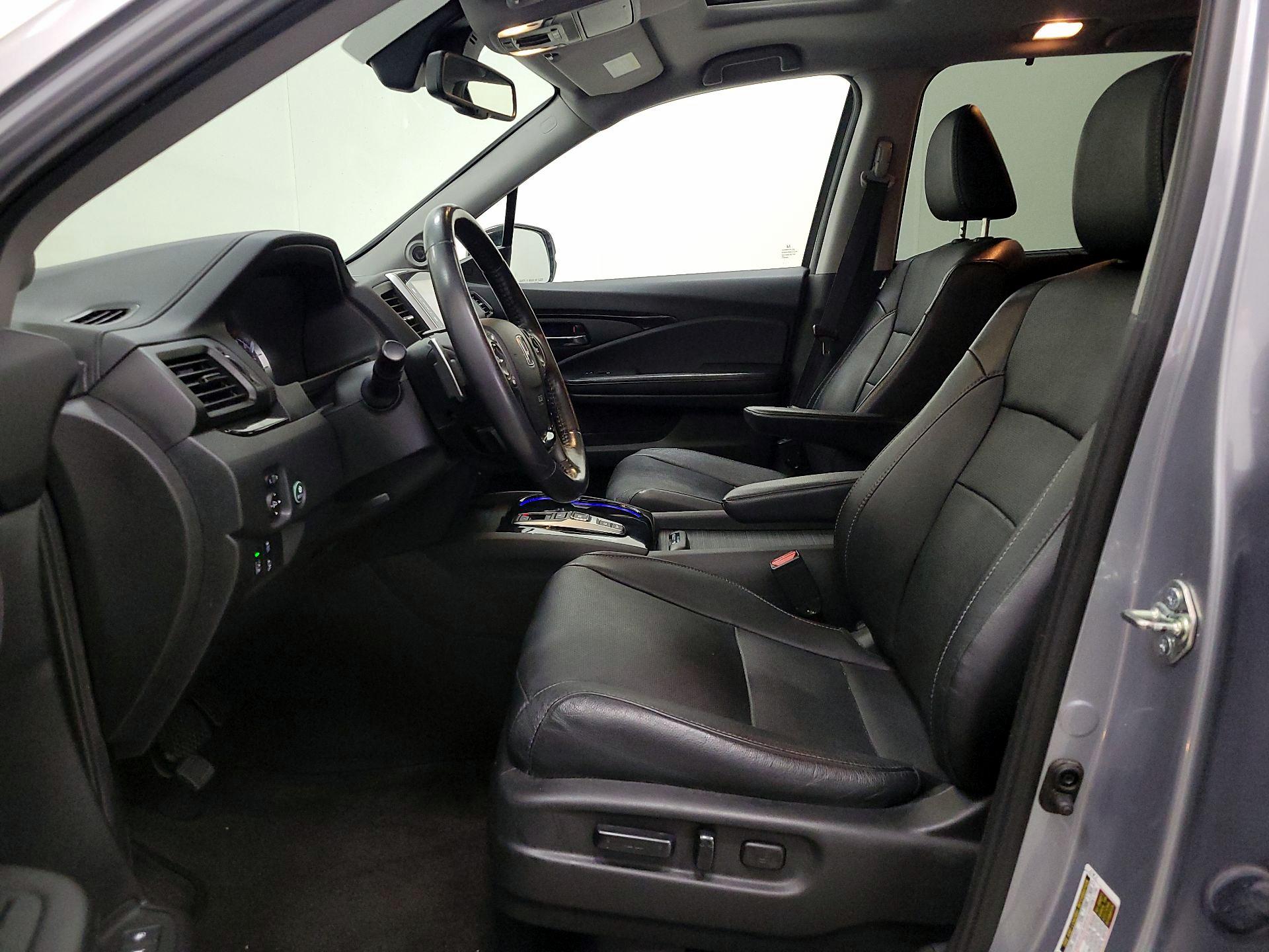 Thumbnail: 2016 Honda Pilot - 11