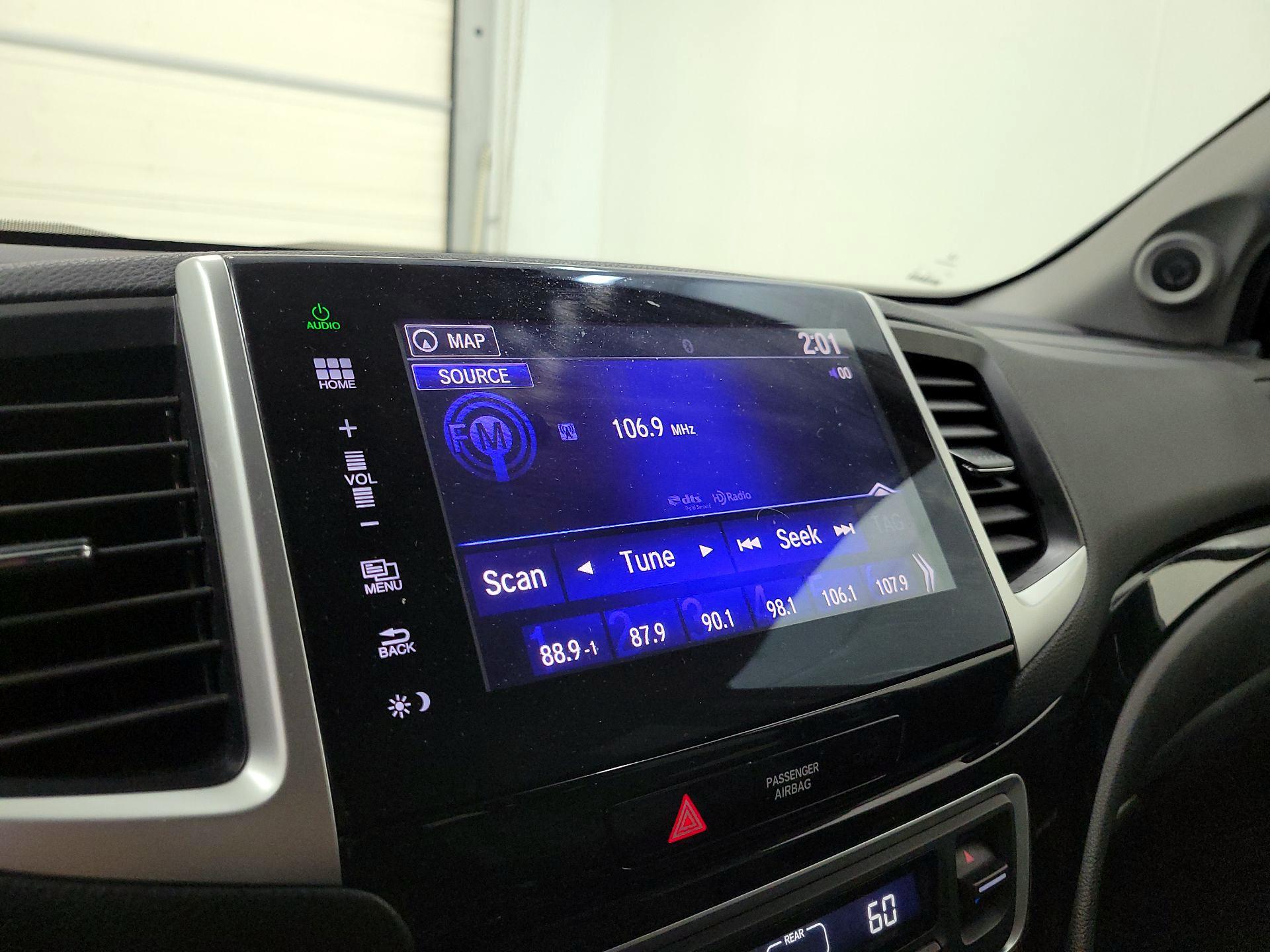 Thumbnail: 2016 Honda Pilot - 16