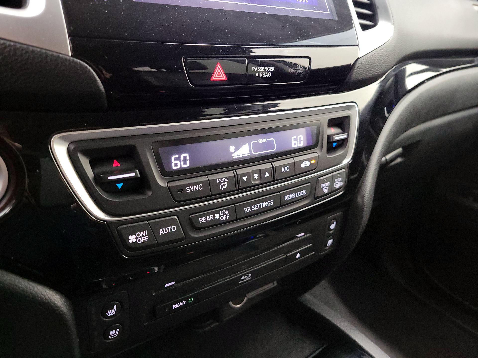 Thumbnail: 2016 Honda Pilot - 17