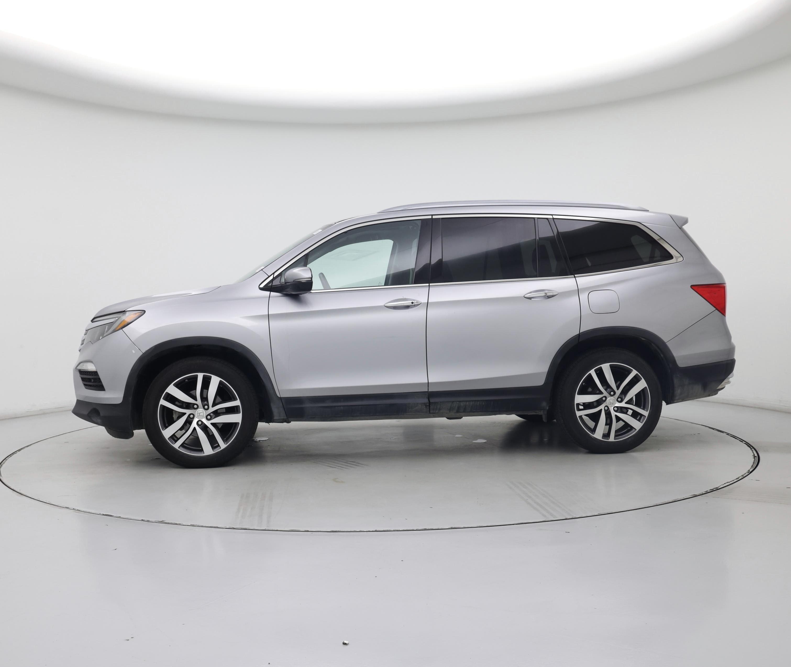 Thumbnail: 2016 Honda Pilot - 3