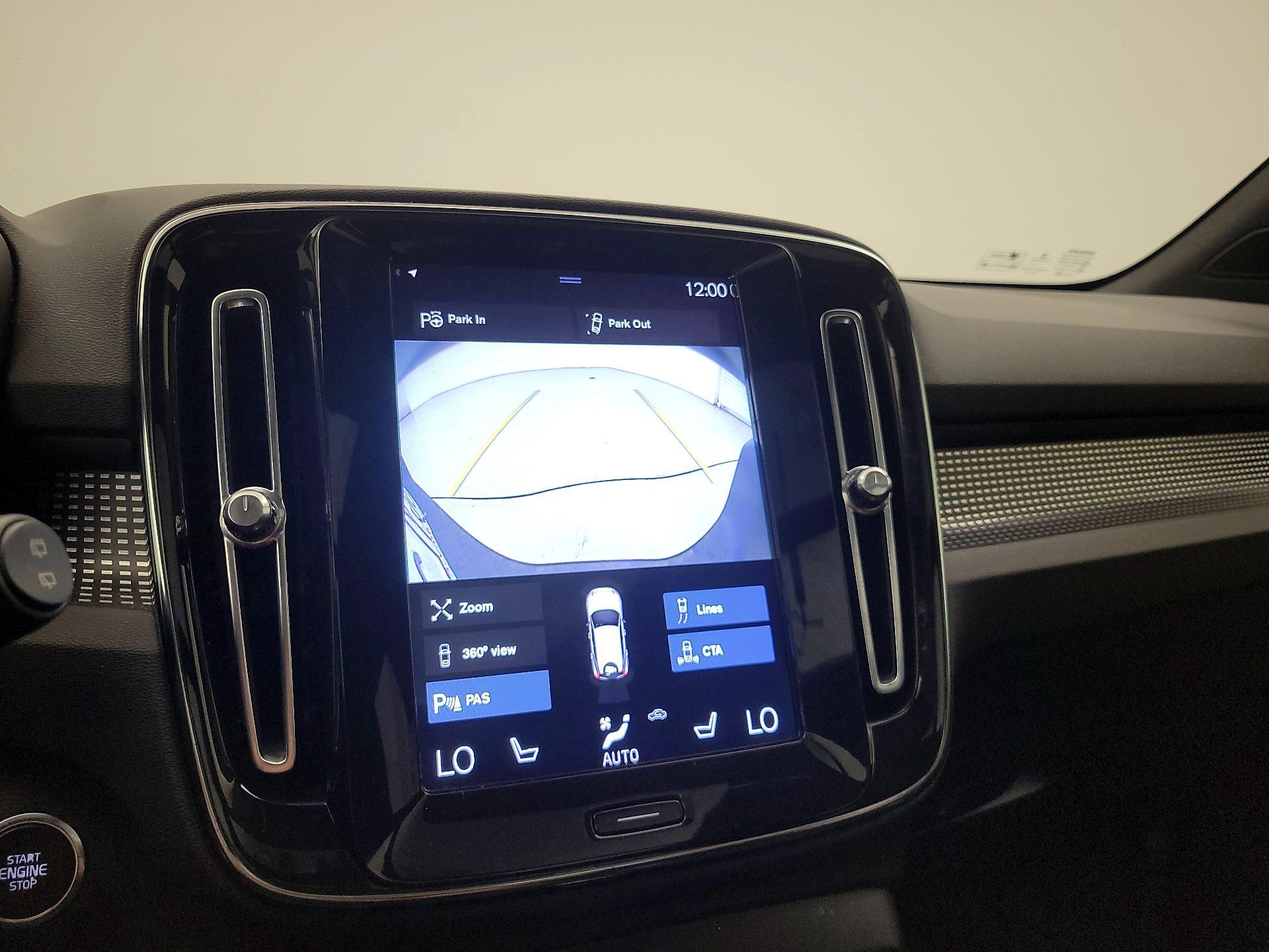 Thumbnail: 2019 Volvo XC40 - 15