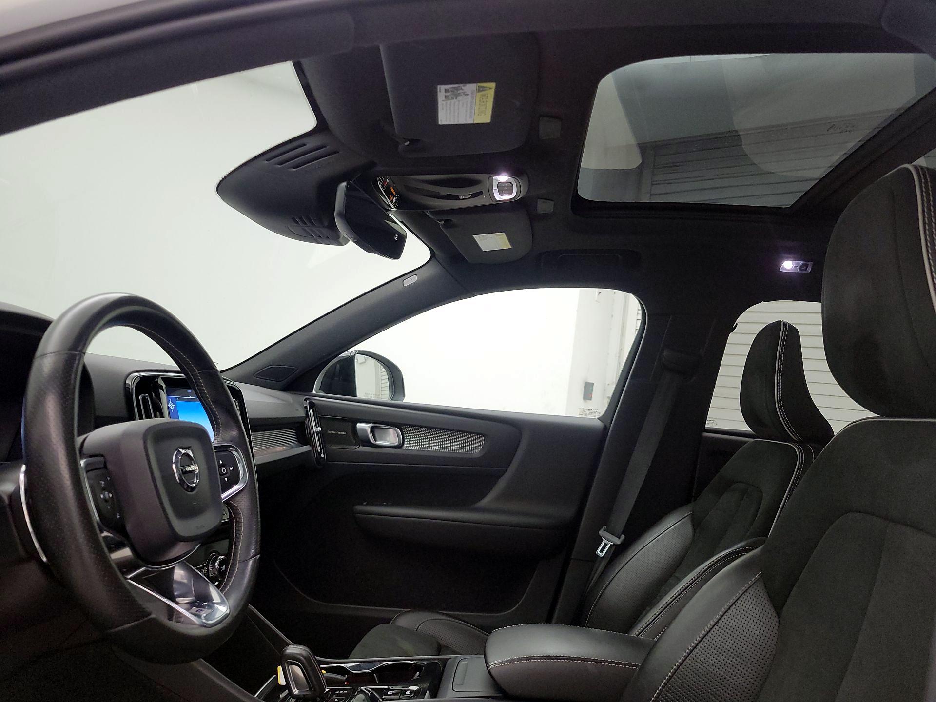 Thumbnail: 2019 Volvo XC40 - 20