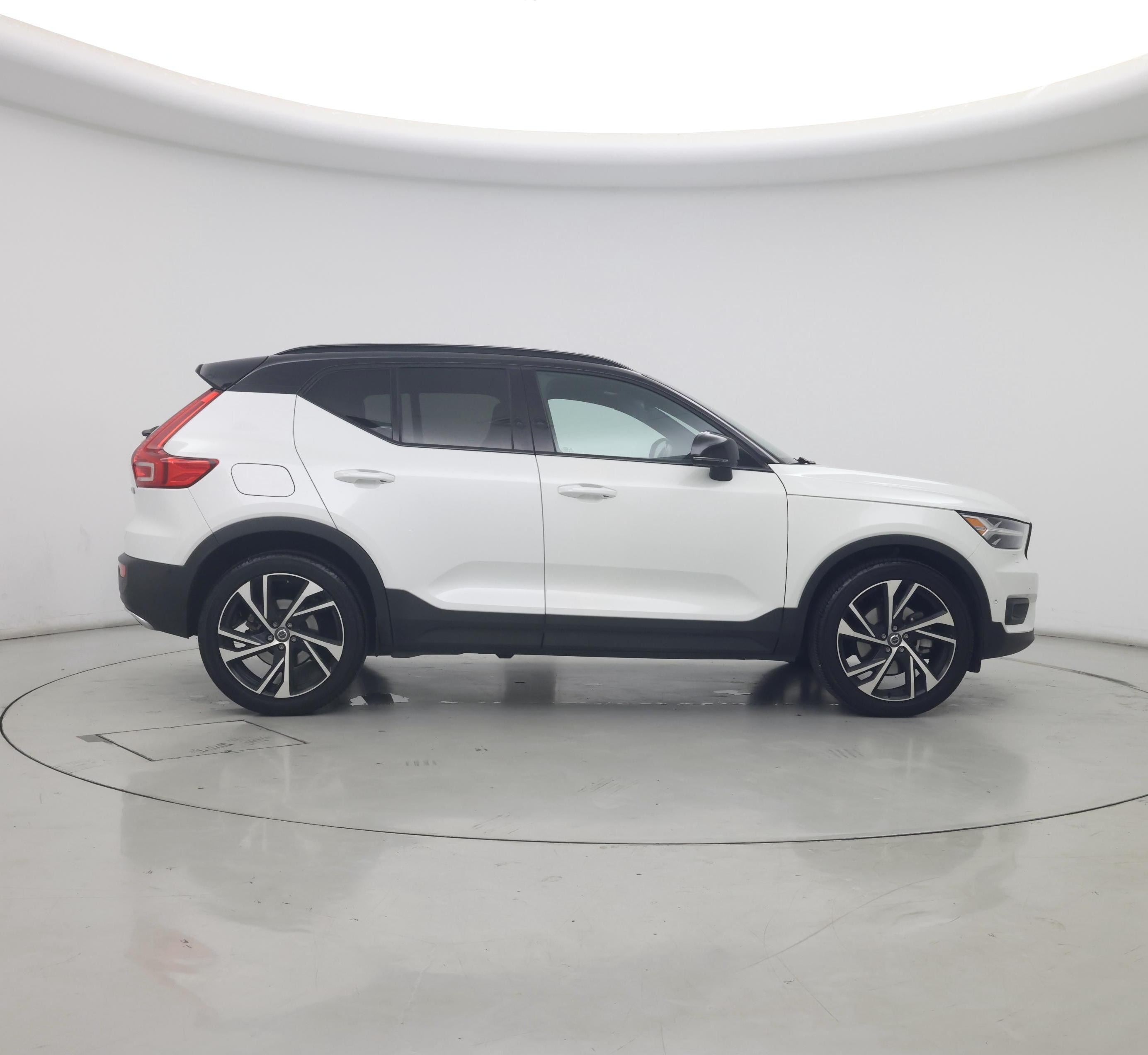 Thumbnail: 2019 Volvo XC40 - 7